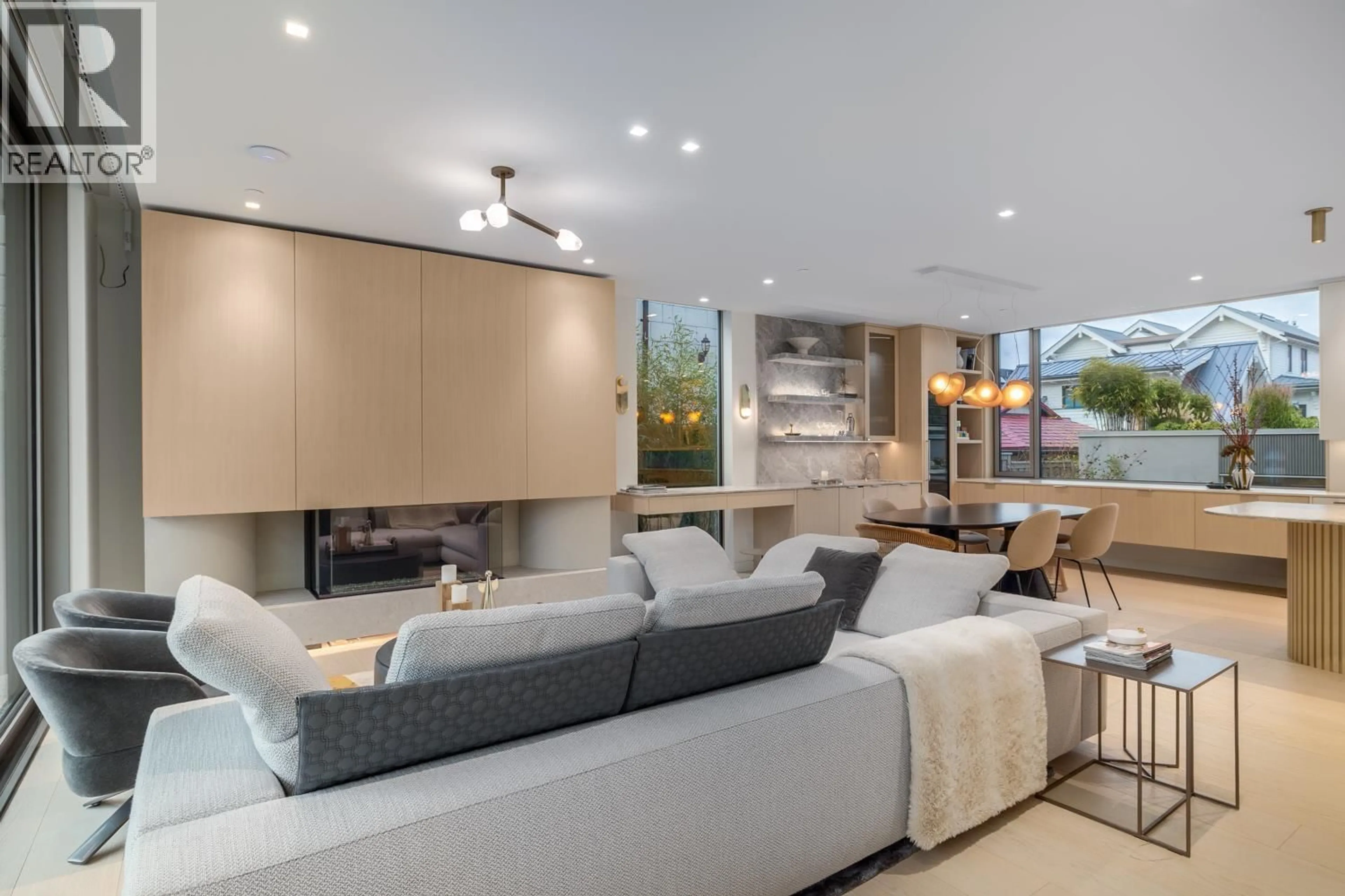 Living room with furniture, unknown for 4521 LANGARA AVENUE, Vancouver British Columbia V6R1C9