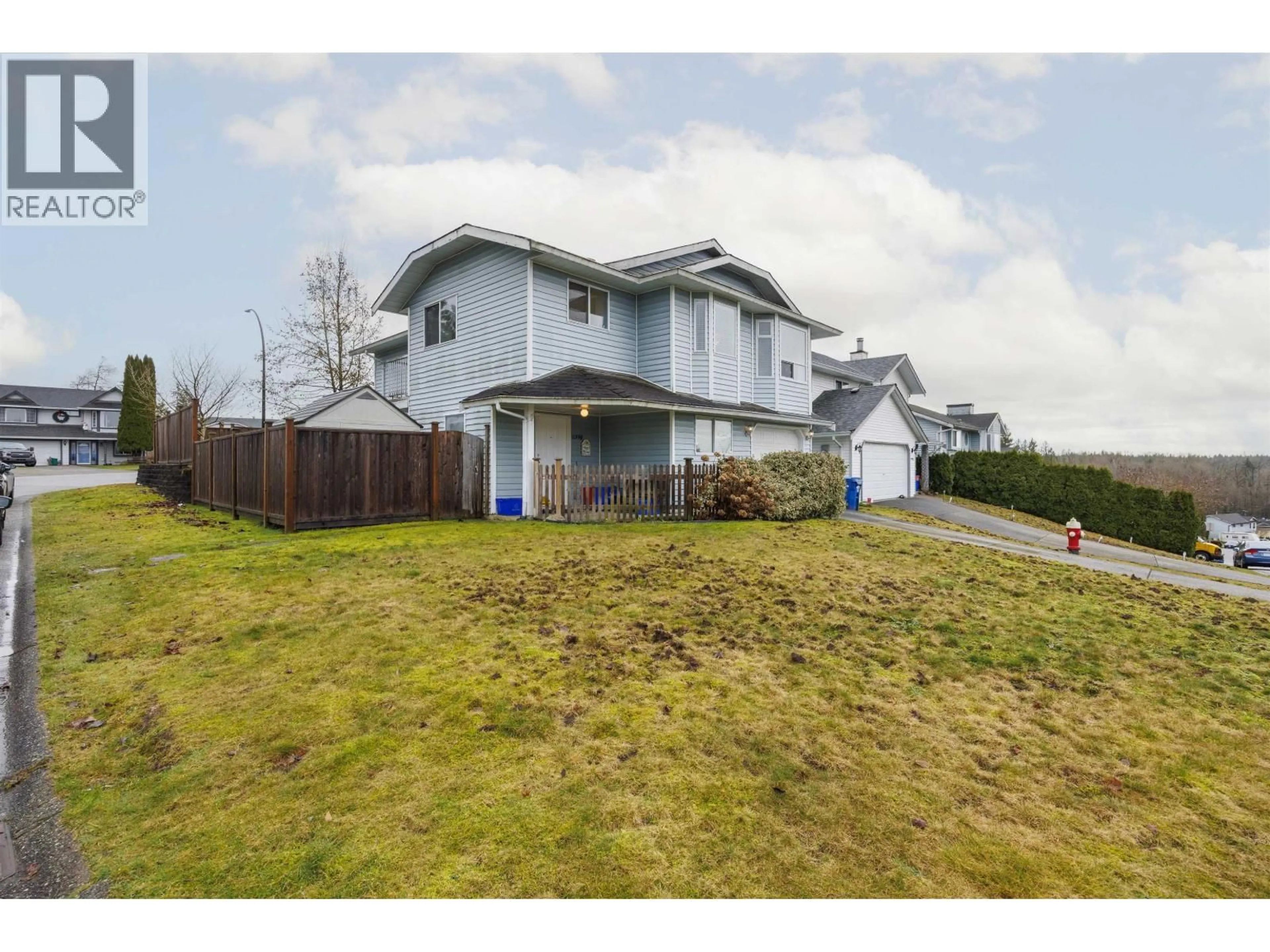 A pic from outside/outdoor area/front of a property/back of a property/a pic from drone, street for 11398 HARRISON STREET, Maple Ridge British Columbia V2X9L2