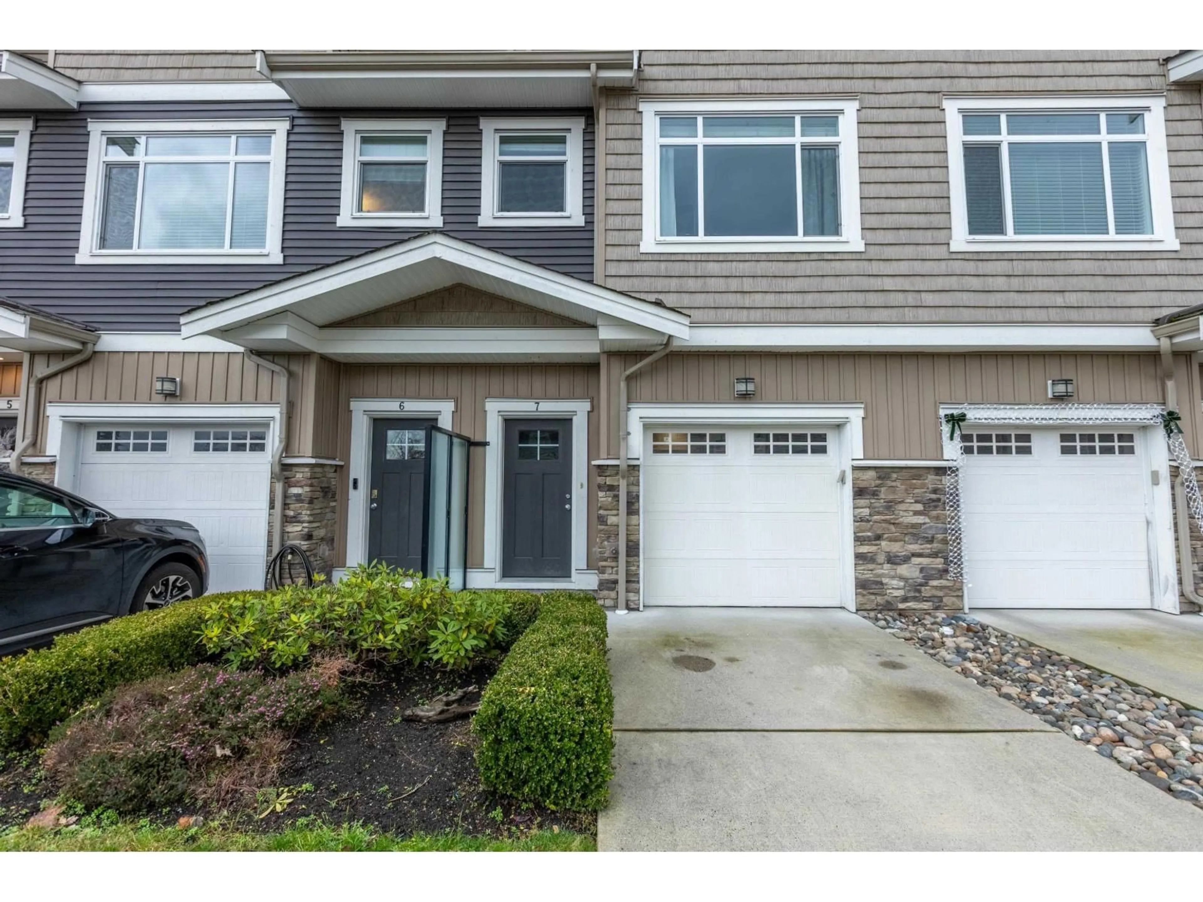 Home with vinyl exterior material, street for 7 - 34230 ELMWOOD DRIVE, Abbotsford British Columbia V2S0J1