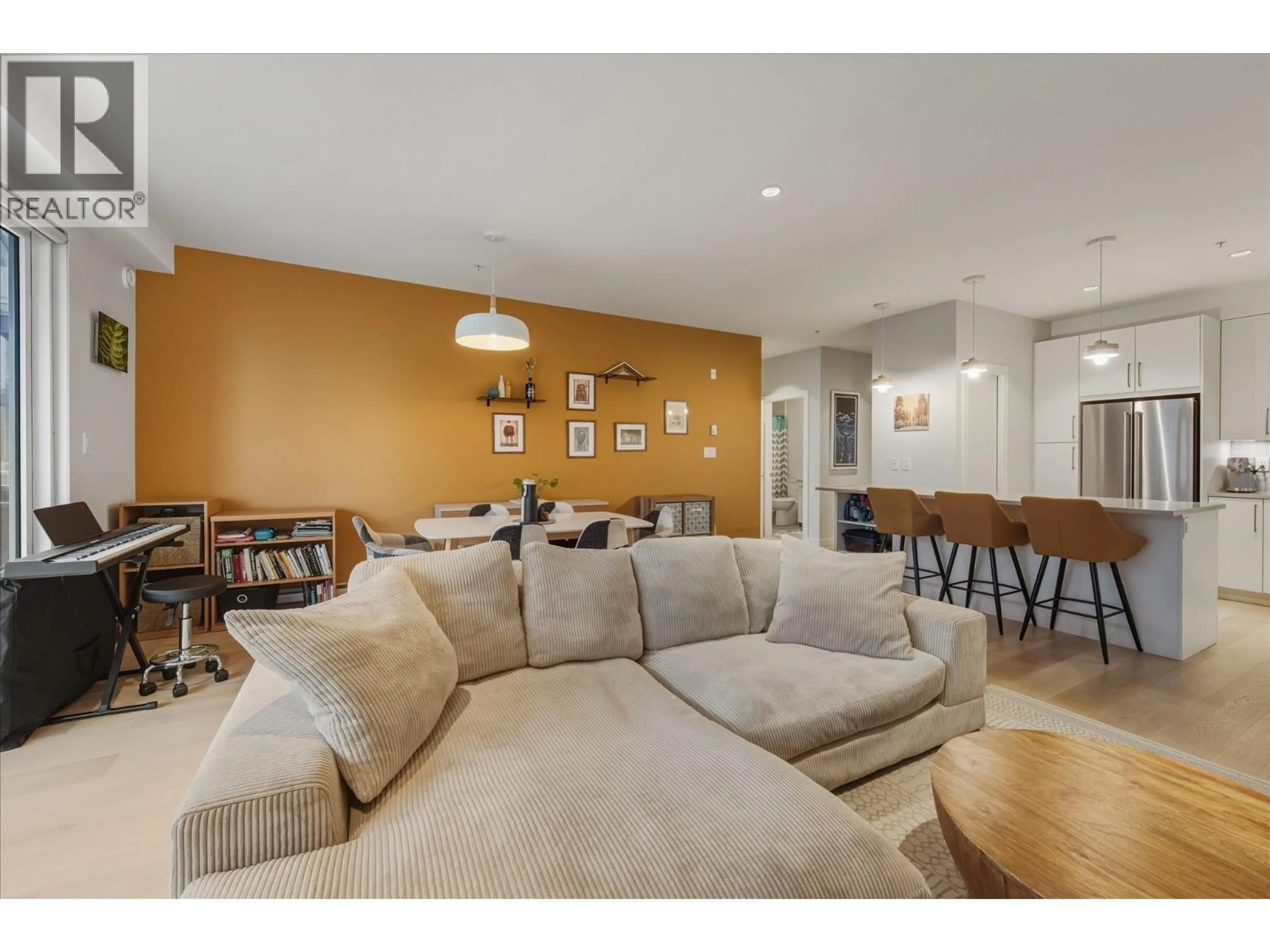 Living room with furniture, unknown for 207 - 41328 SKYRIDGE PLACE, Squamish British Columbia V8B1A4