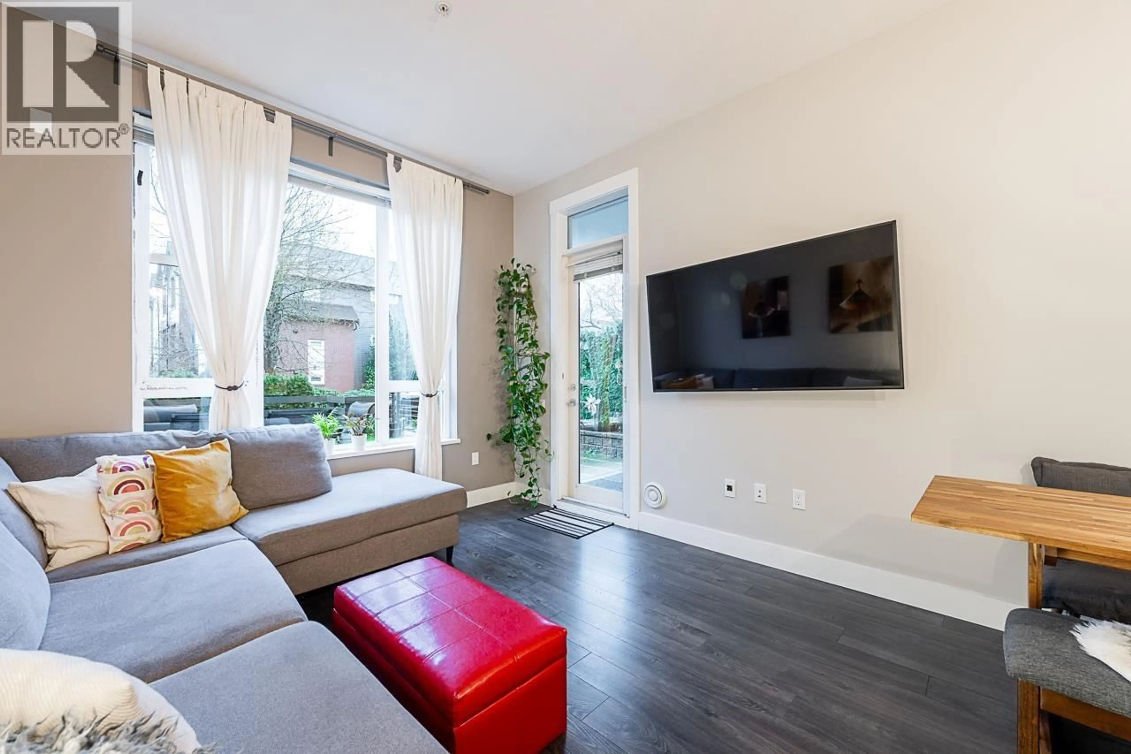 Living room with furniture, unknown for 105 - 550 SEABORNE PLACE, Port Coquitlam British Columbia V3B0L3