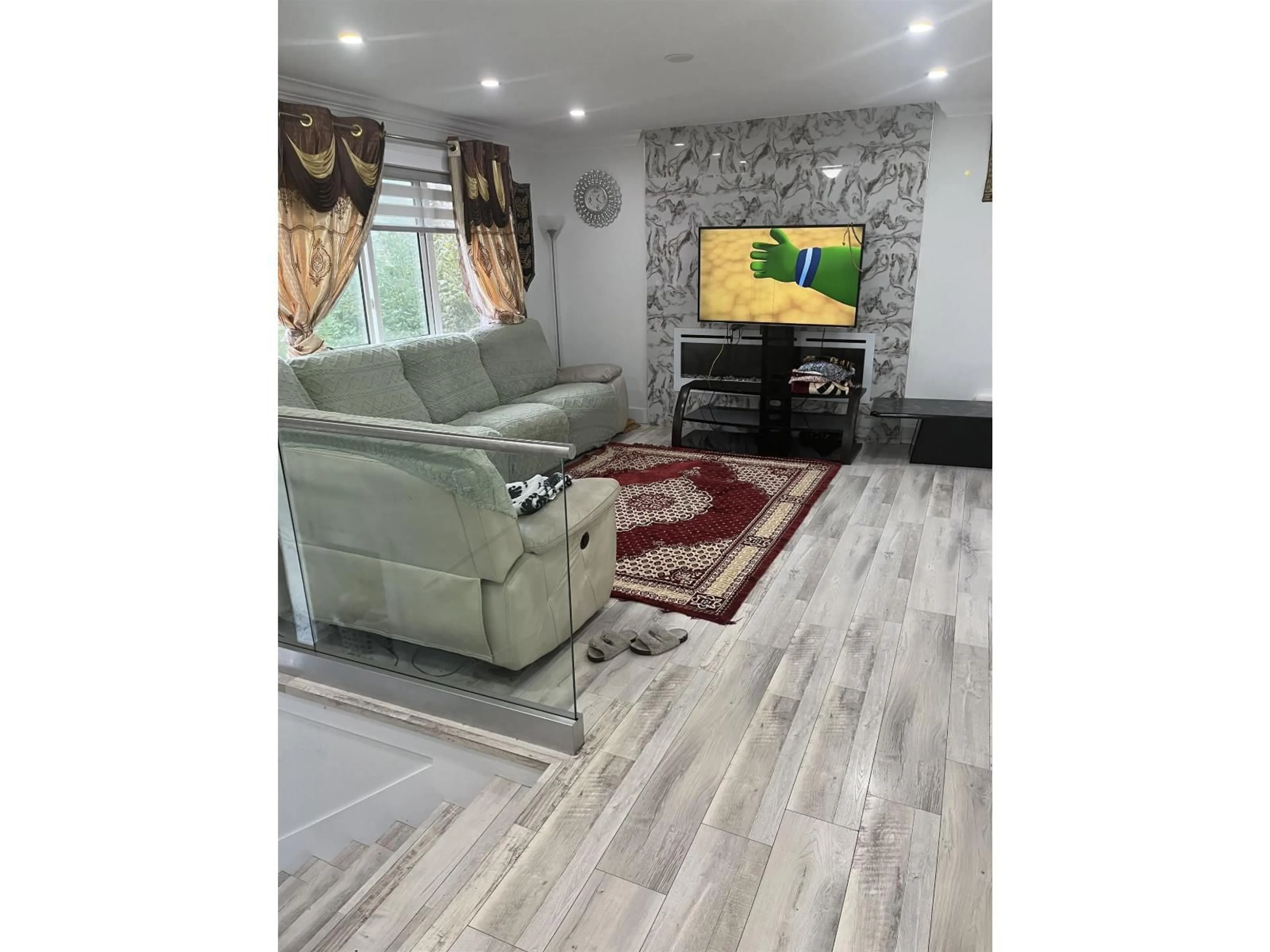 Living room with furniture, unknown for 10610 141 STREET, Surrey British Columbia V3T4R4