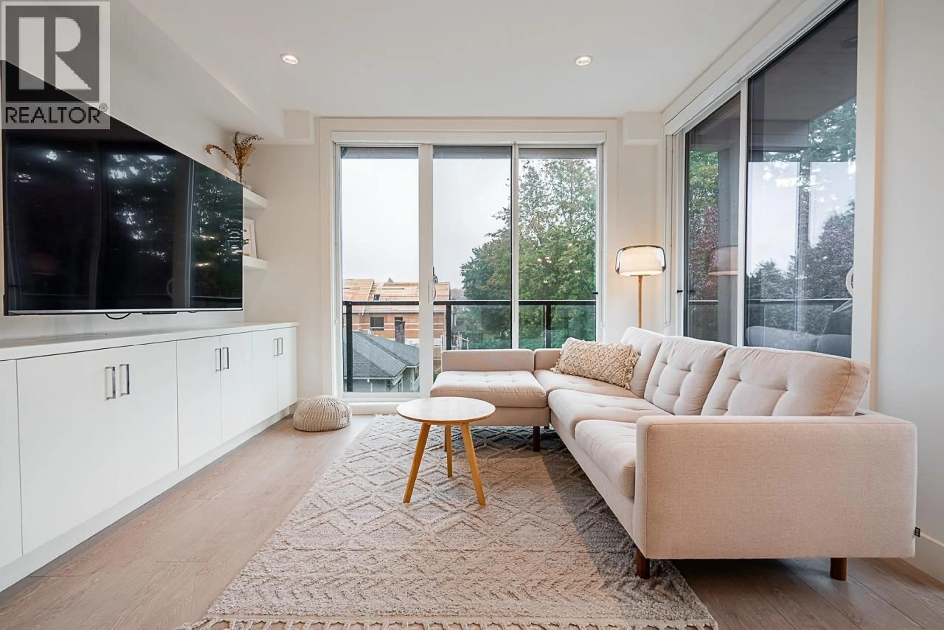 Living room with furniture, unknown for 4756 DUCHESS STREET, Vancouver British Columbia V5R0K3