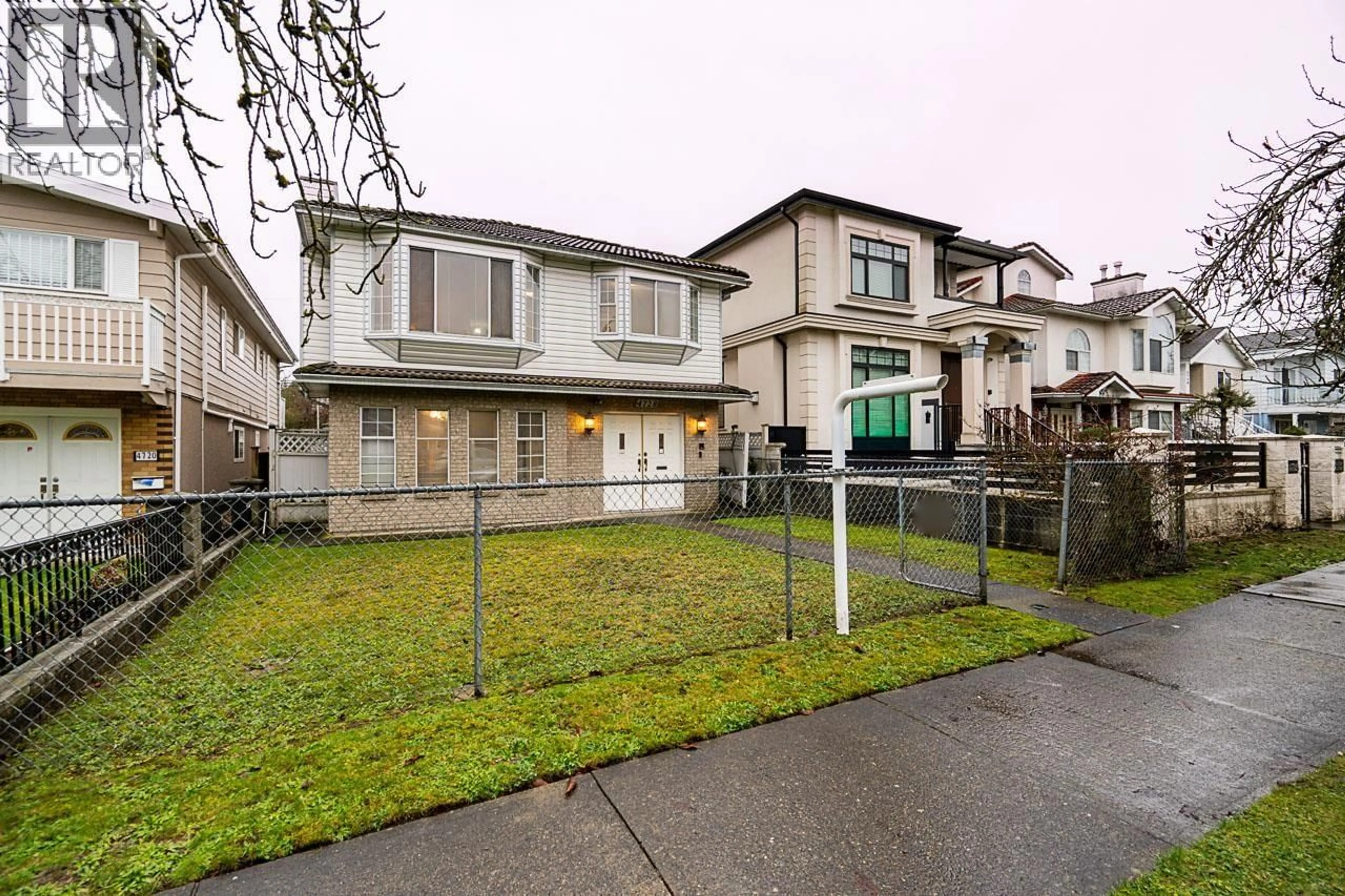 A pic from outside/outdoor area/front of a property/back of a property/a pic from drone, street for 4728 BRUCE STREET, Vancouver British Columbia V5N3Z6