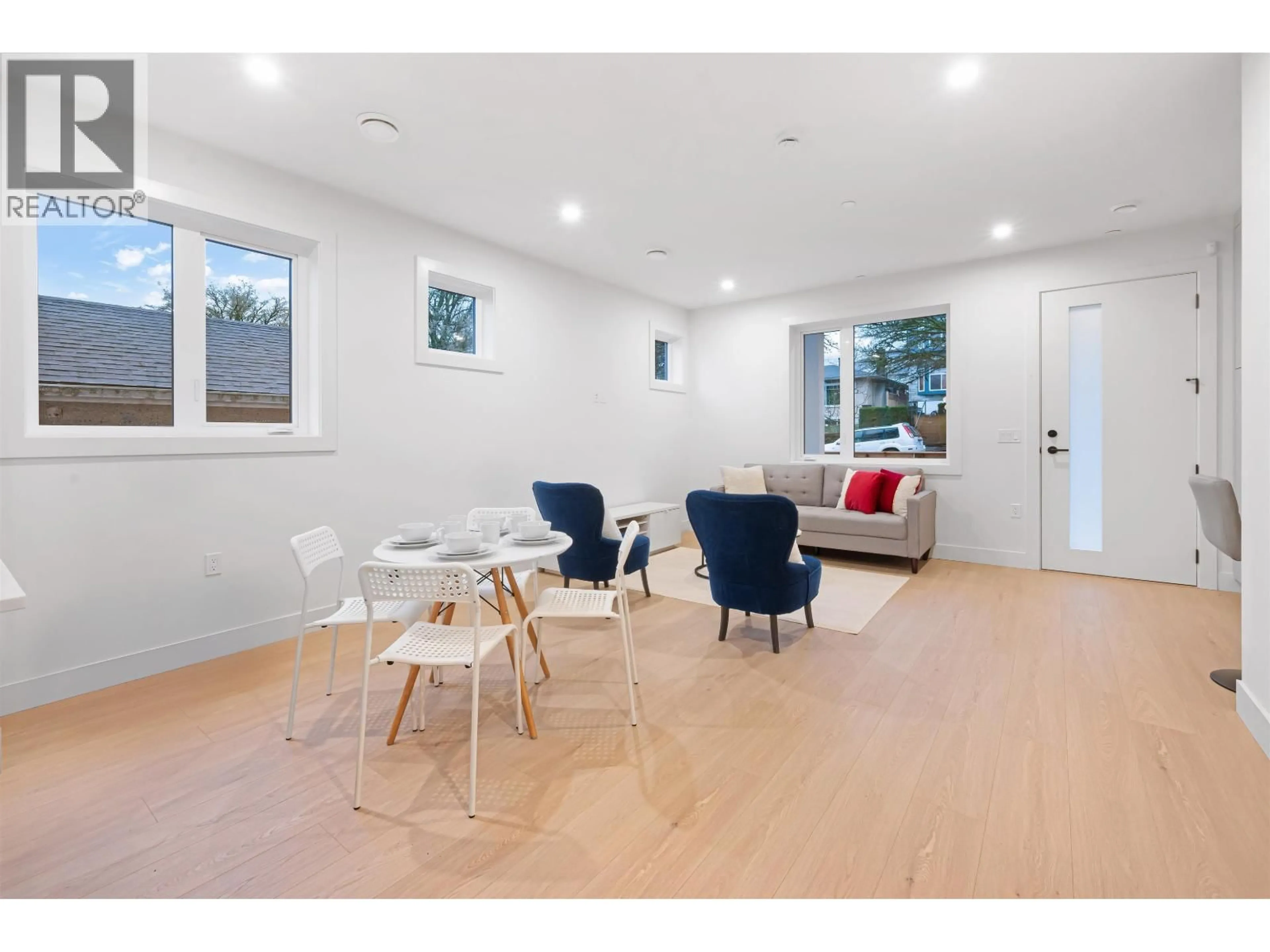 A pic of a room for 4 - 5554 CULLODEN STREET, Vancouver British Columbia V5W3R8