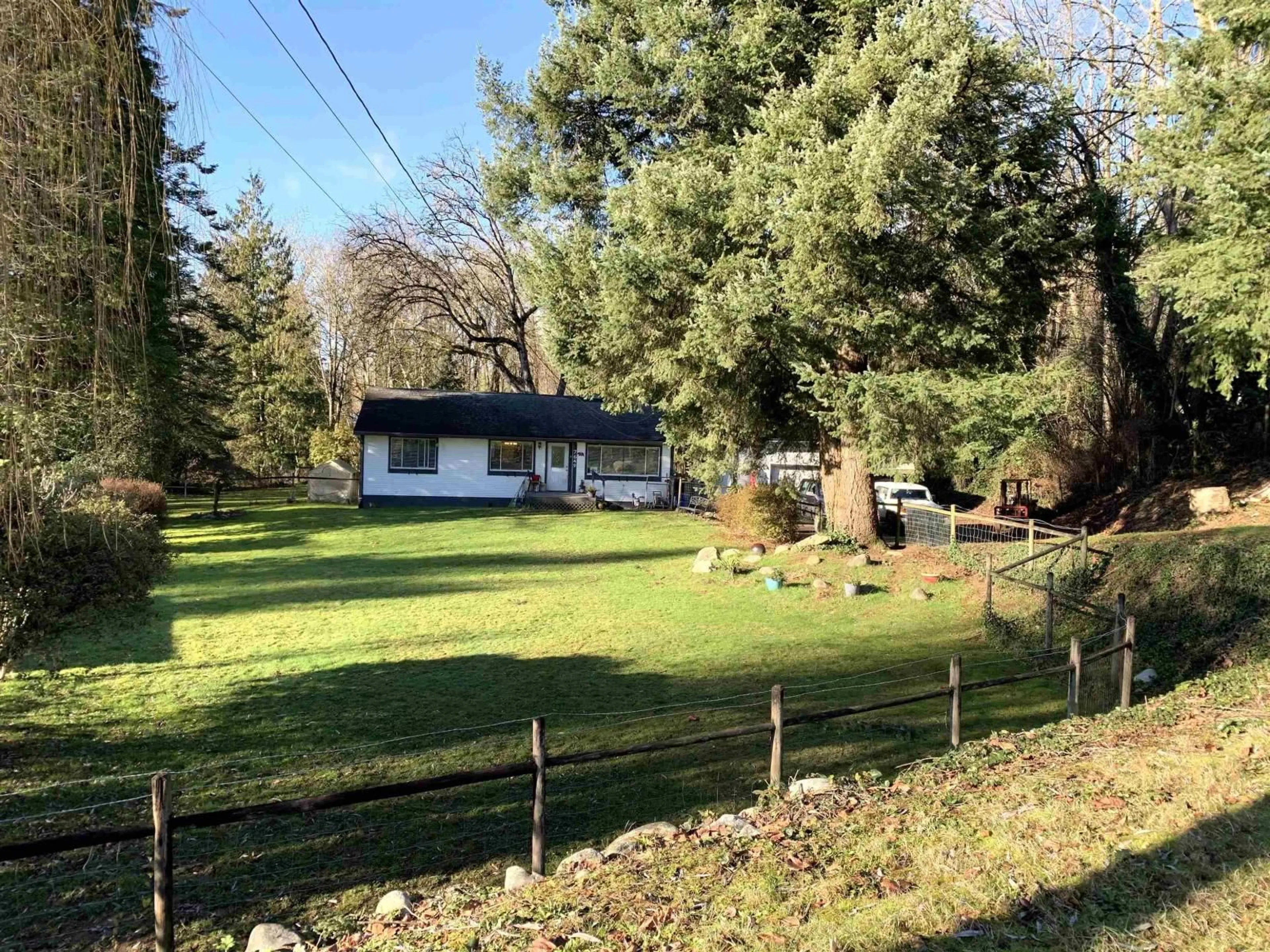 A pic from outside/outdoor area/front of a property/back of a property/a pic from drone, unknown for 7649 HORNE STREET, Mission British Columbia V2V3Y8