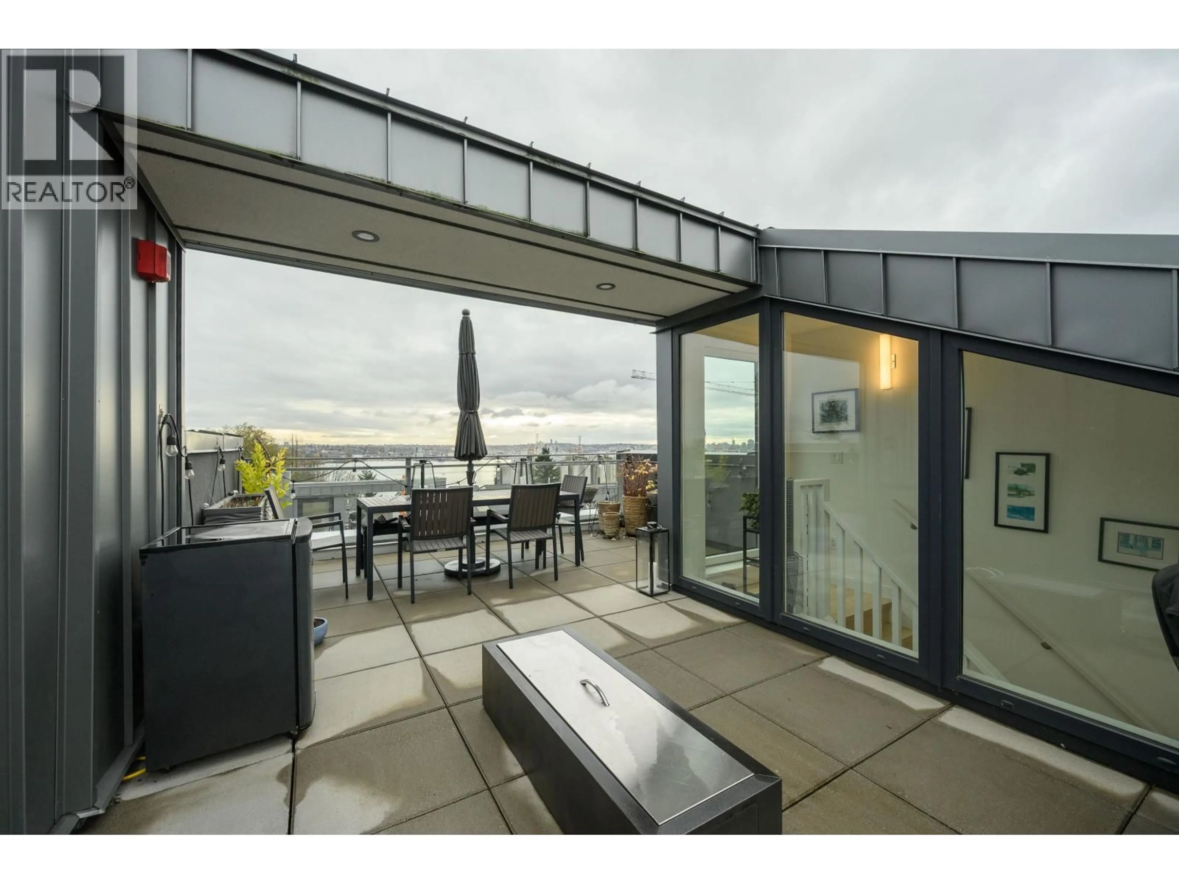 Patio, unknown for 206 - 649 3RD STREET, North Vancouver British Columbia V7L1G6