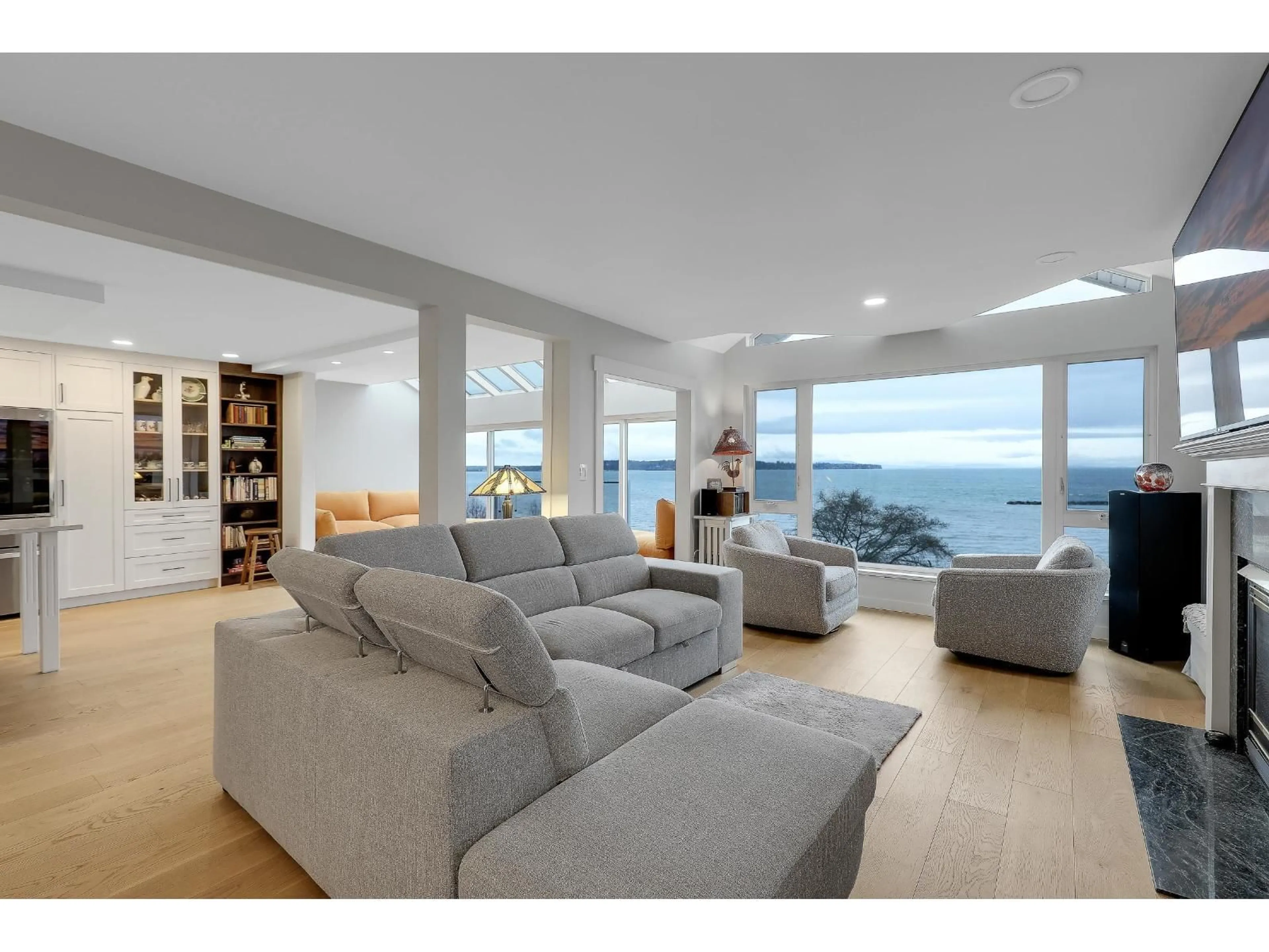 Living room with furniture, unknown for 204 - 15165 MARINE DRIVE, White Rock British Columbia V4B1C5