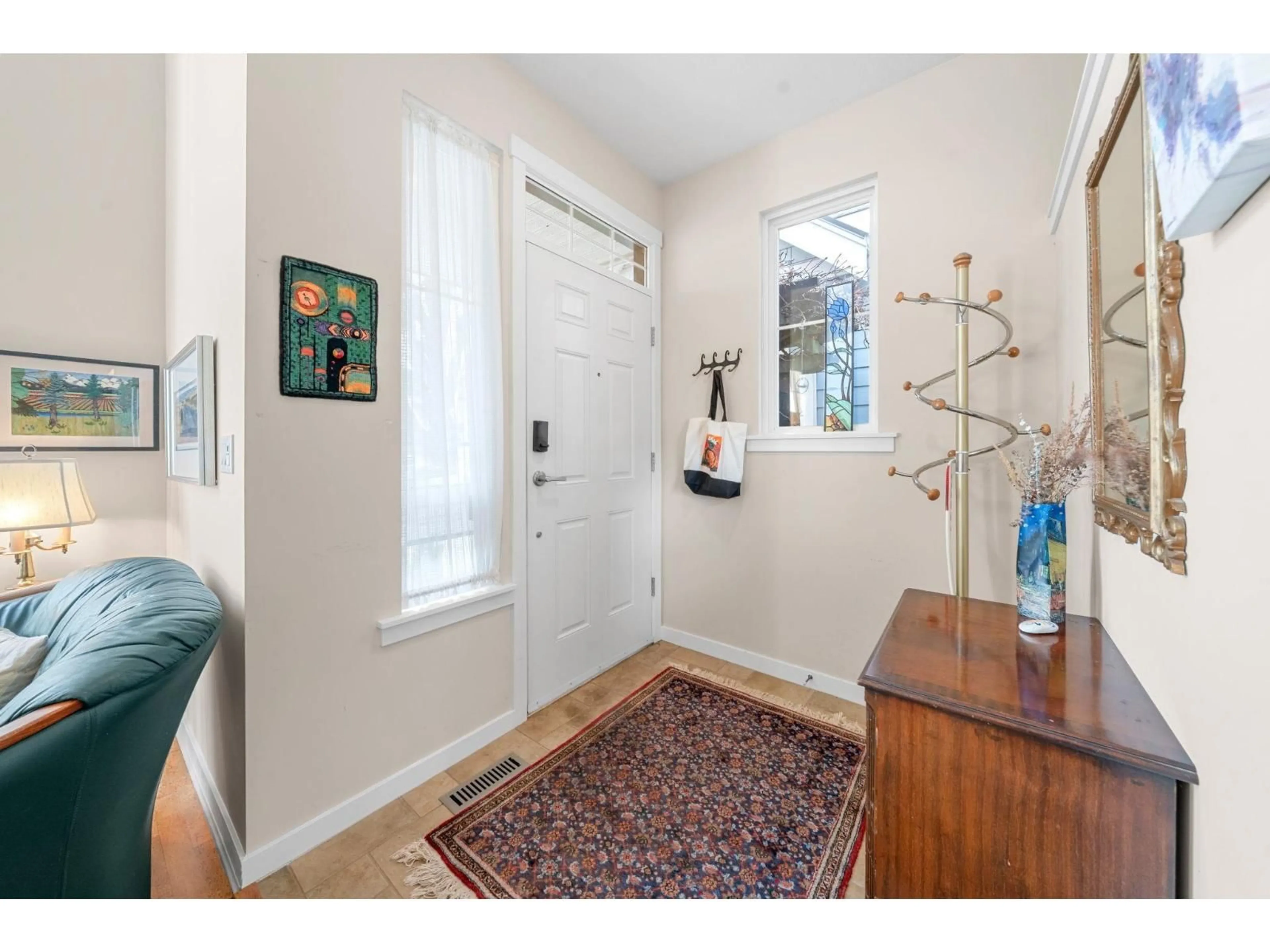 Indoor entryway for 20 - 15288 36 AVENUE, Surrey British Columbia V3S0S6