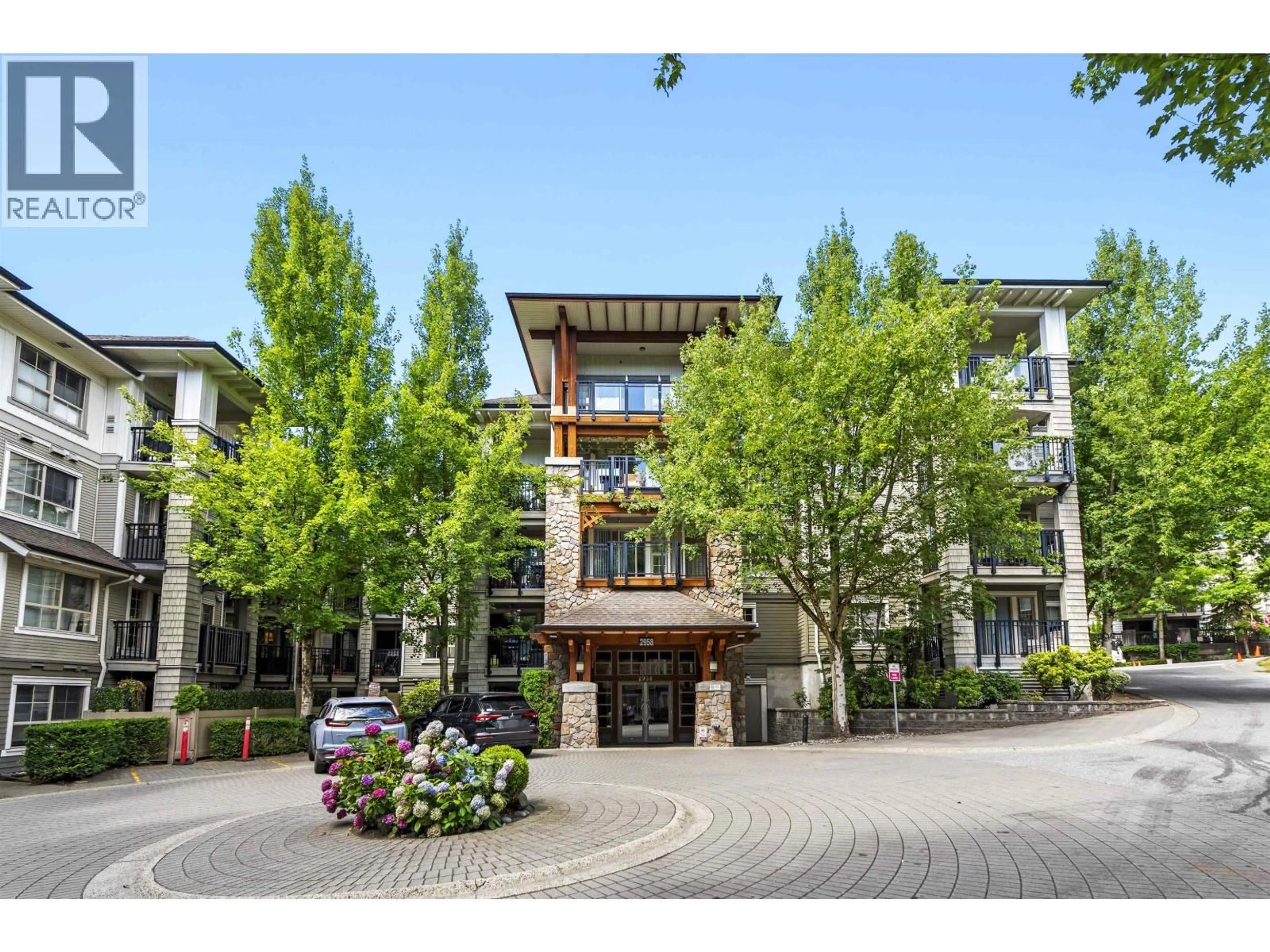 Indoor foyer for 108 - 2958 SILVER SPRINGS BOULEVARD, Coquitlam British Columbia V3E3R9