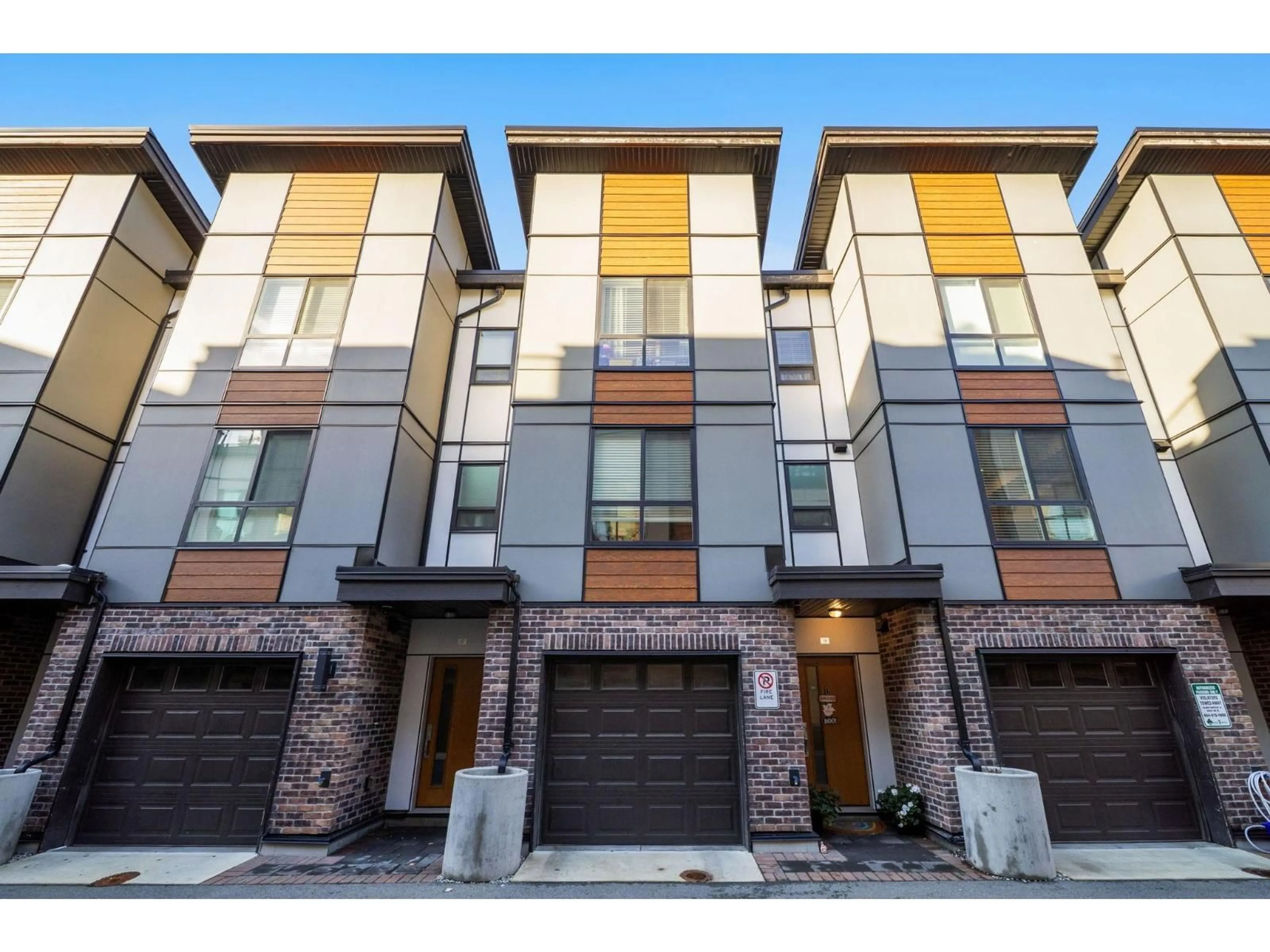 Home with brick exterior material, street for 18 - 19789 55 AVENUE, Langley British Columbia V3A0K5