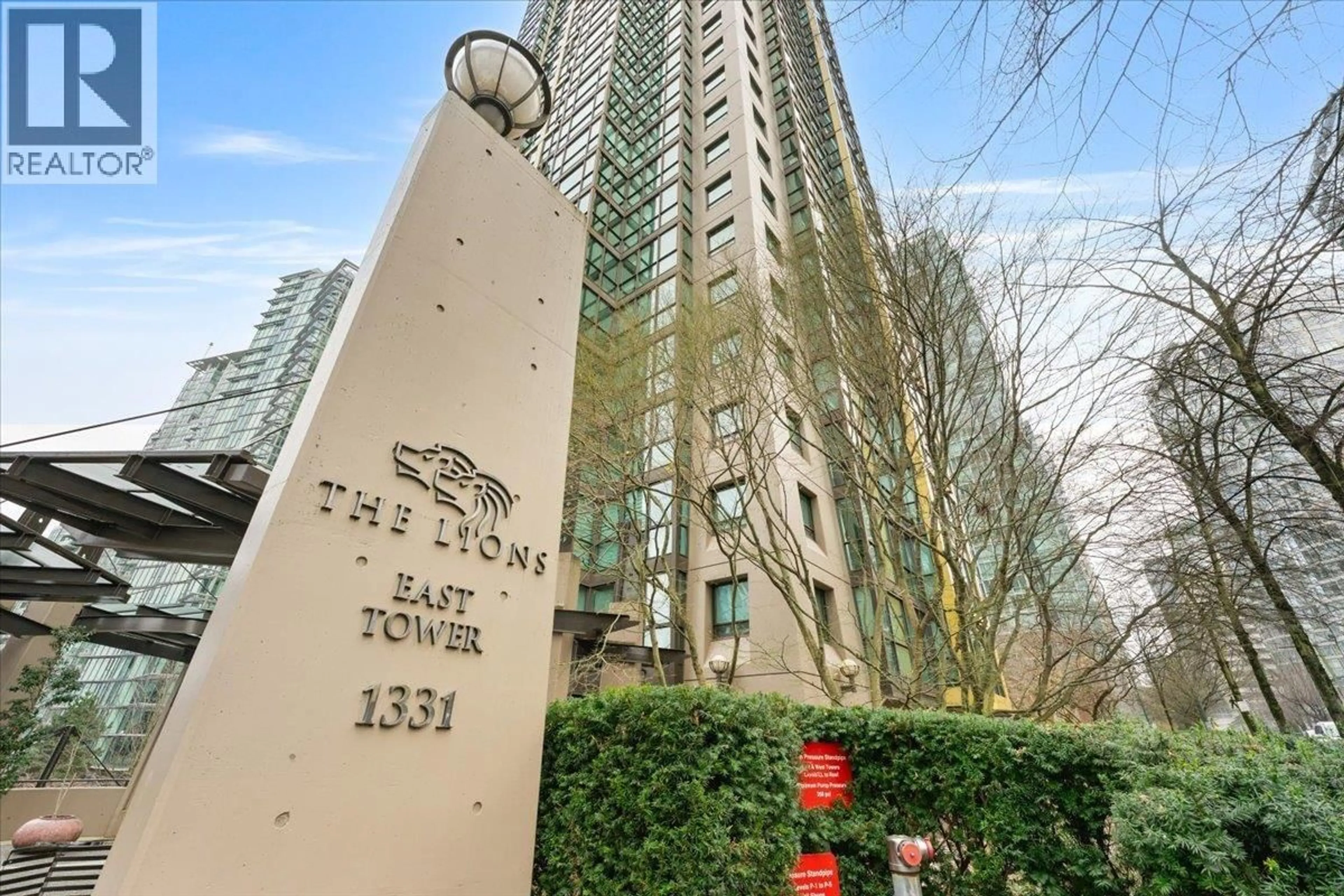 Indoor foyer for 901 - 1331 ALBERNI STREET, Vancouver British Columbia V6E4S1