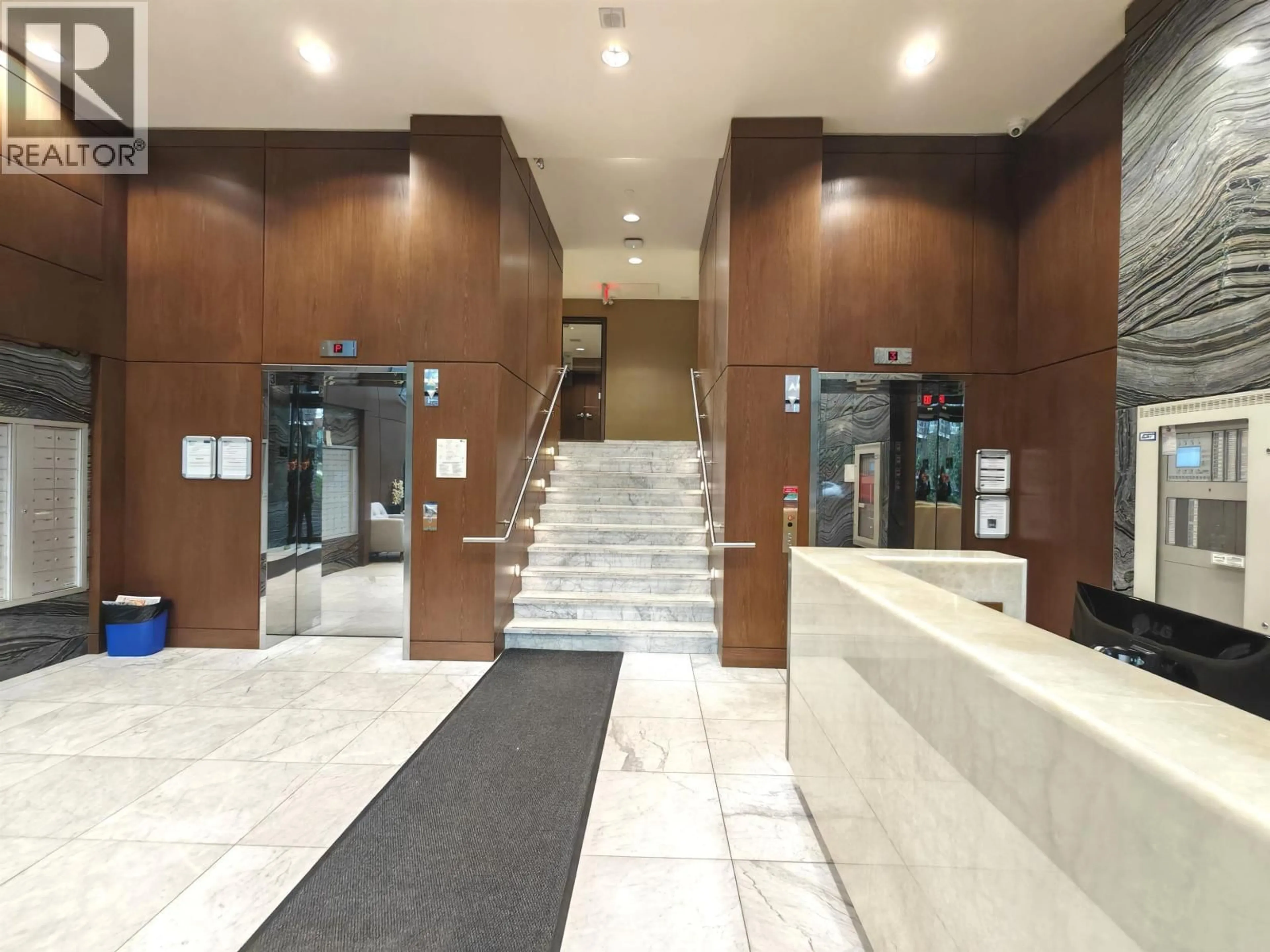 Lobby for 305 - 9388 ODLIN ROAD, Richmond British Columbia V6X0L5