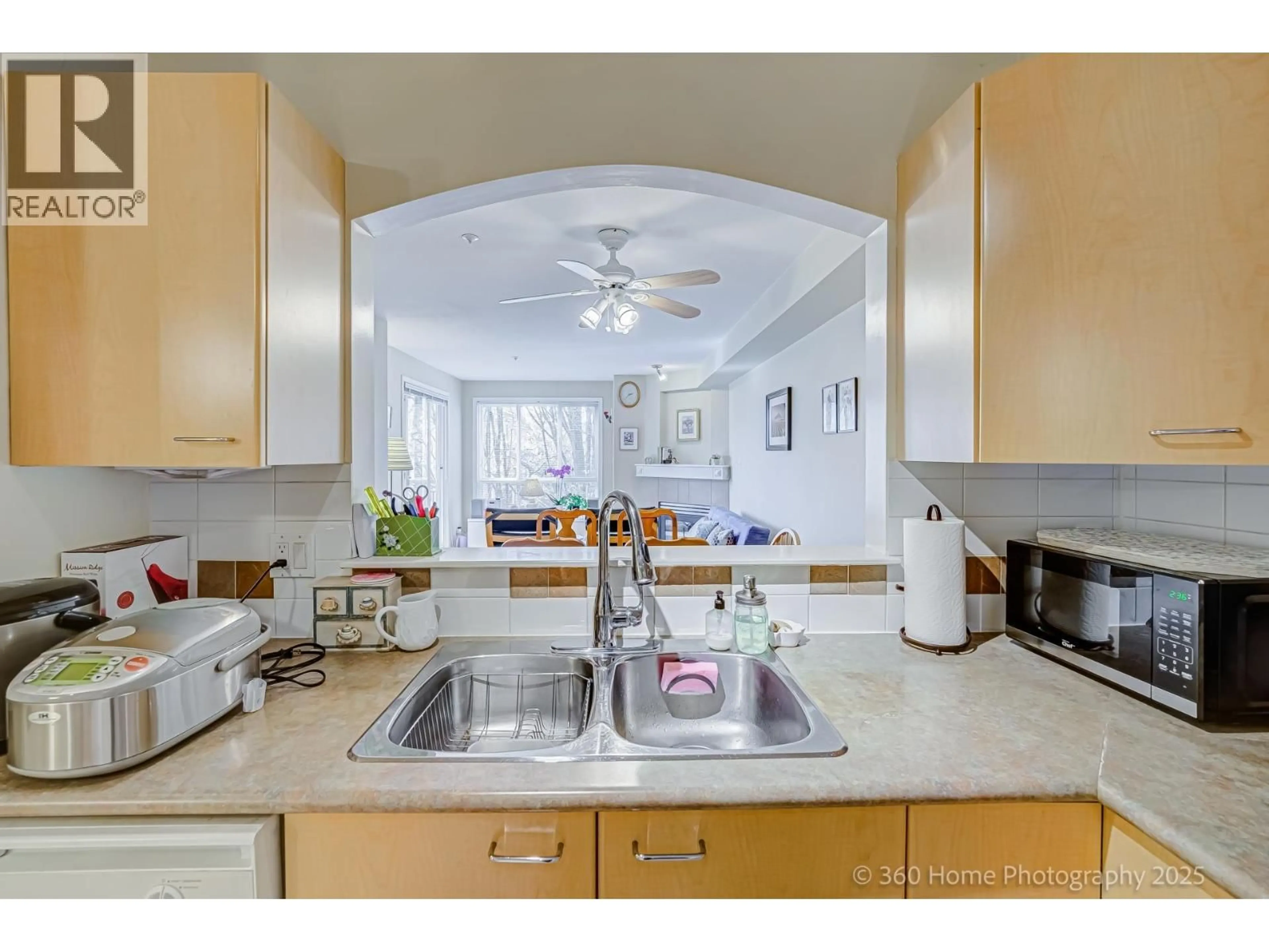 Unknown for 307 - 8495 JELLICOE STREET, Vancouver British Columbia V5S2J4