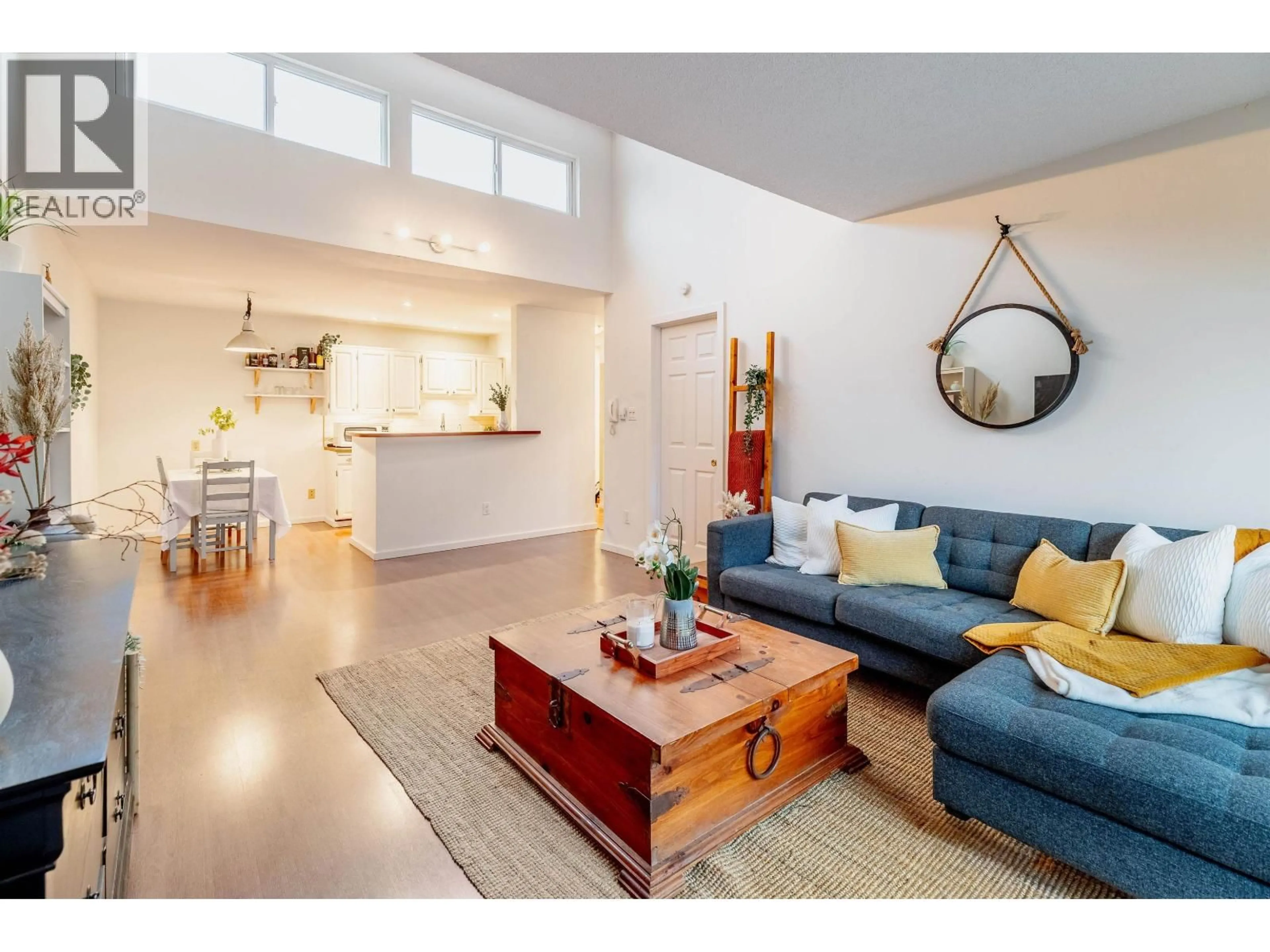 Living room with furniture, unknown for 319 - 206 15TH STREET, North Vancouver British Columbia V7L2R3