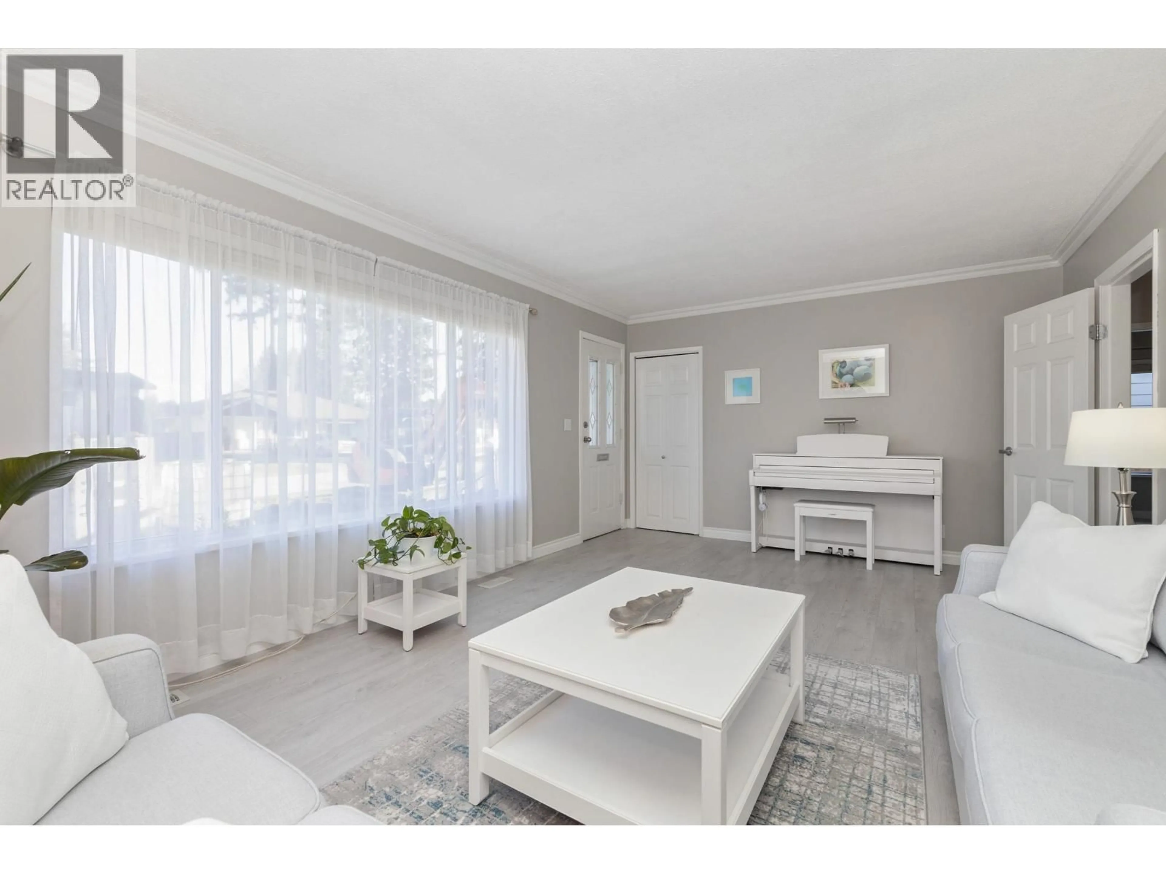 Living room with furniture, unknown for 12437 202 STREET, Maple Ridge British Columbia V2X4T3