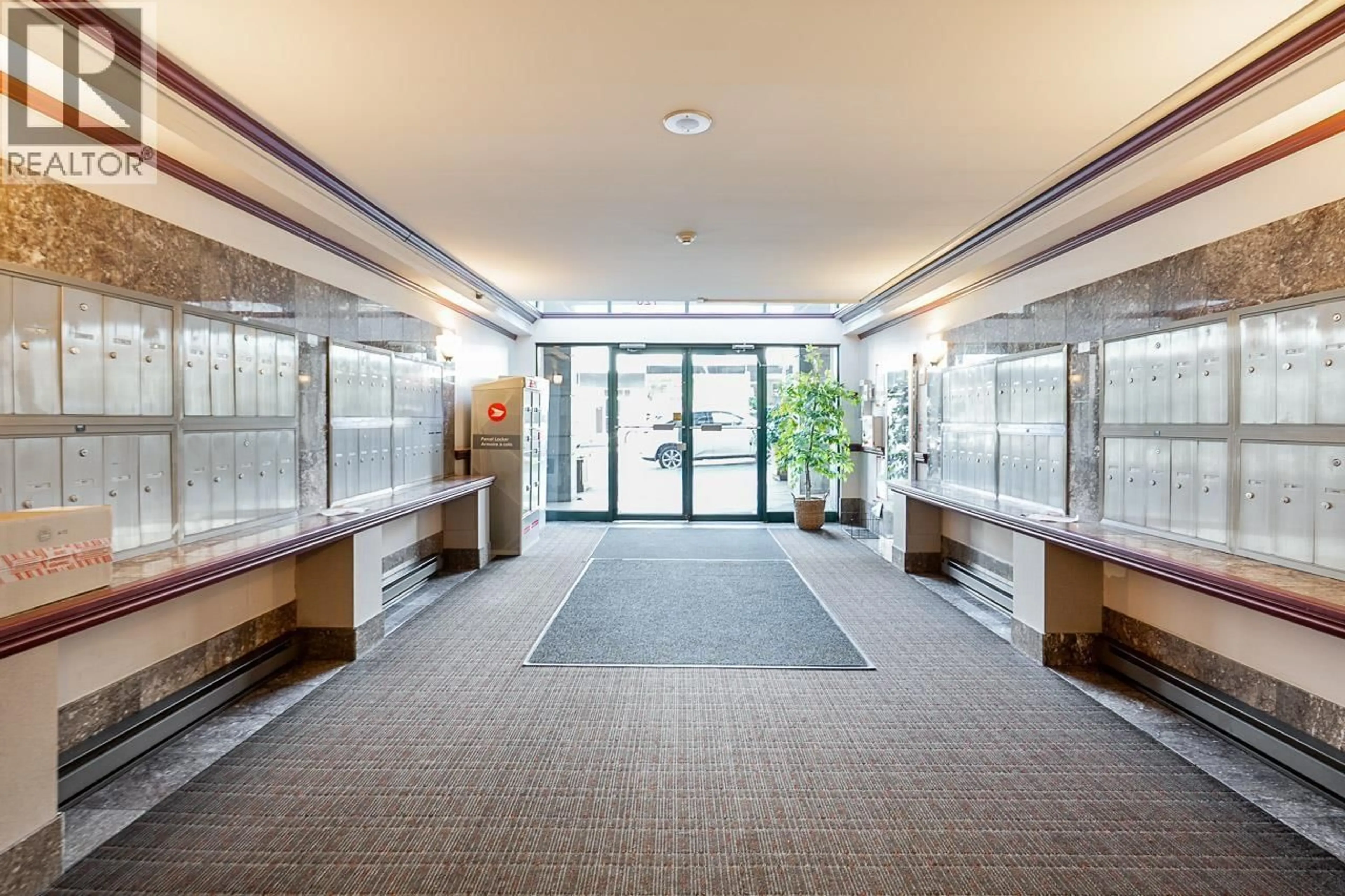 Indoor foyer for 707 - 720 CARNARVON STREET, New Westminster British Columbia V3M6S2