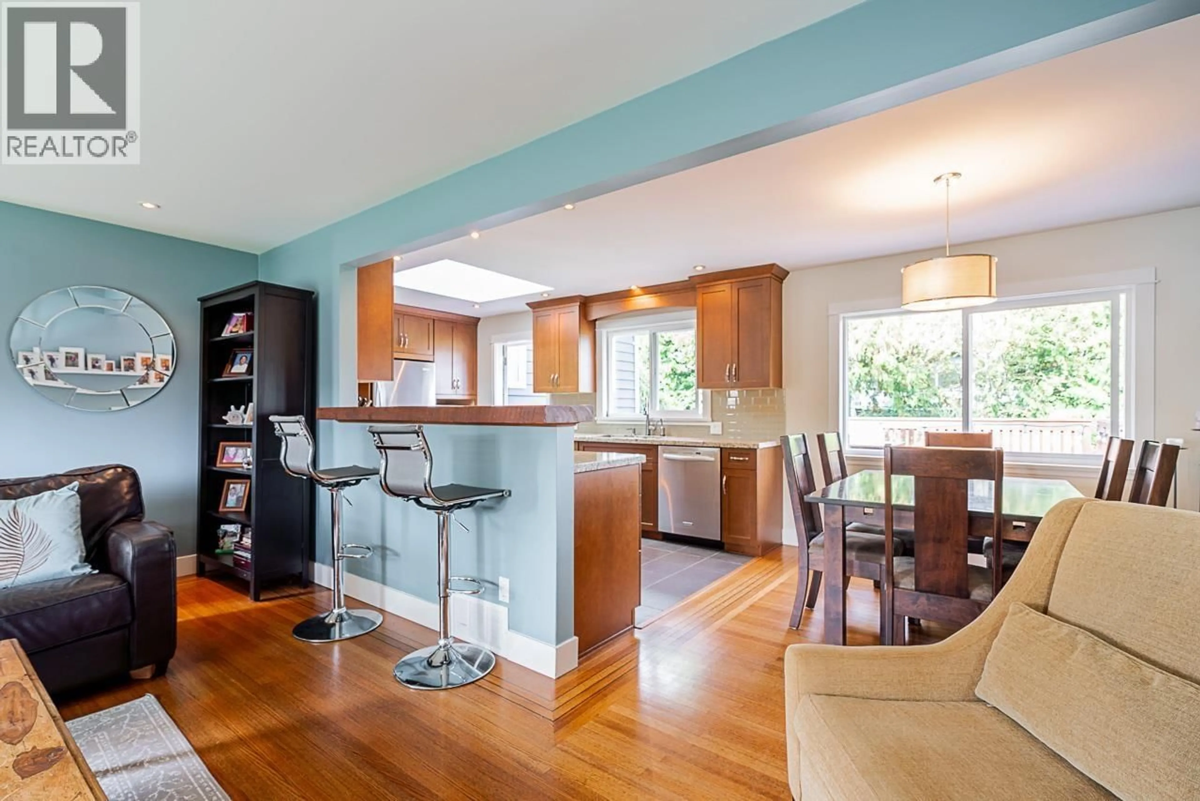 Open concept kitchen, wood/laminate floor for 5015 CHEHALIS DRIVE, Delta British Columbia V4M1Y7