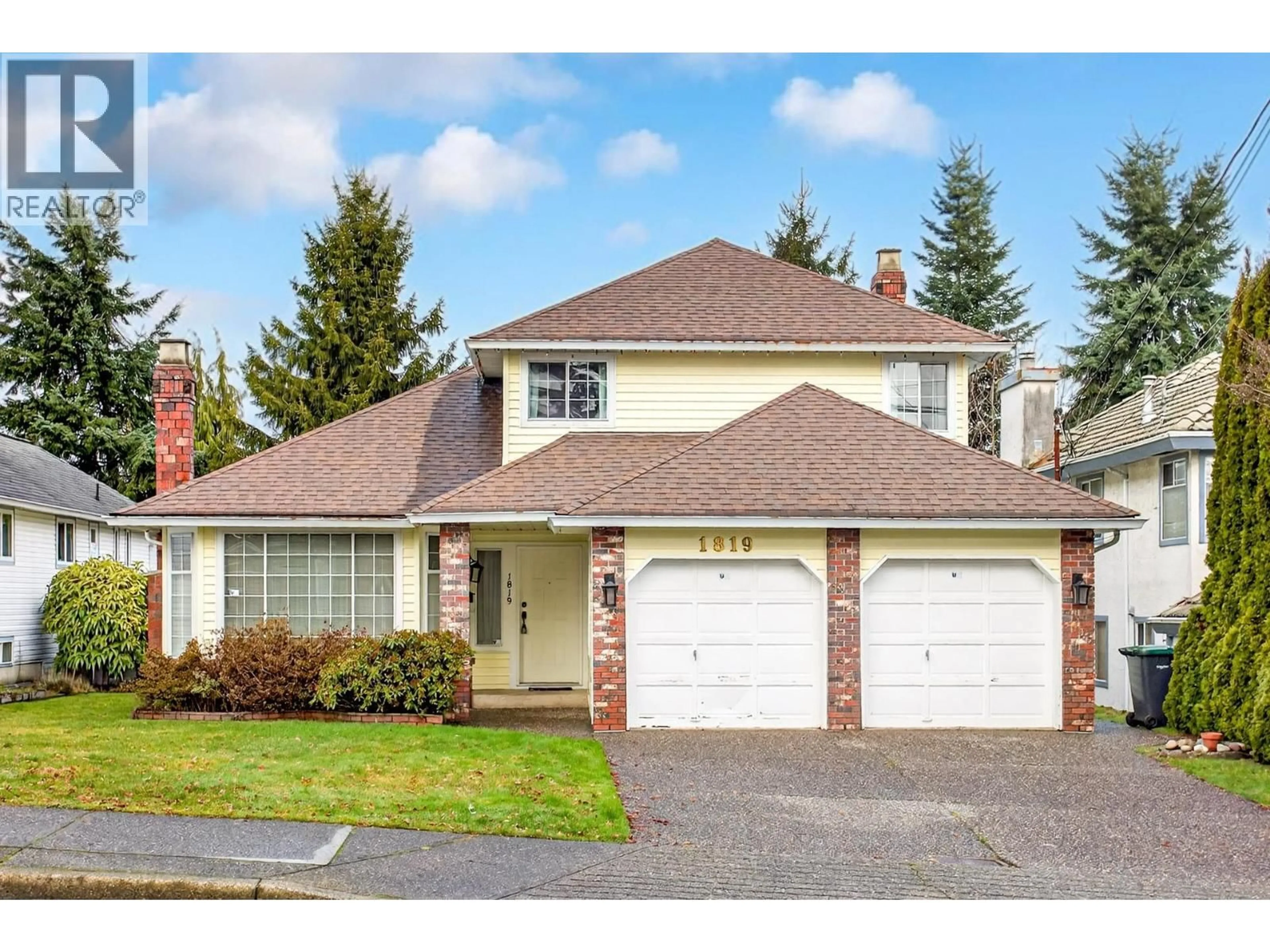 Home with vinyl exterior material, street for 1819 FOSTER AVENUE, Coquitlam British Columbia V3J7K8