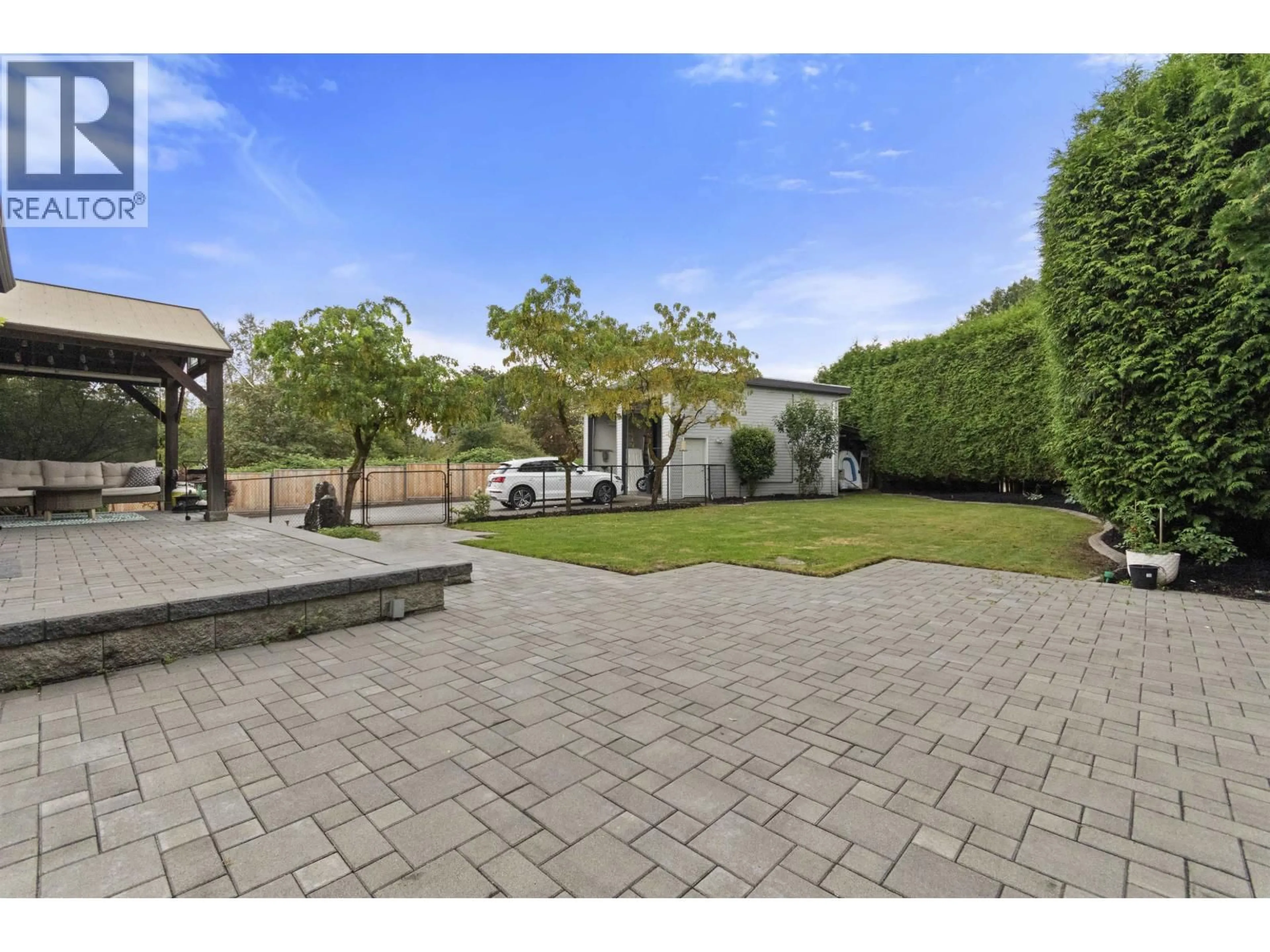 A pic from outside/outdoor area/front of a property/back of a property/a pic from drone, street for 22749 125A AVENUE, Maple Ridge British Columbia V2X3T8