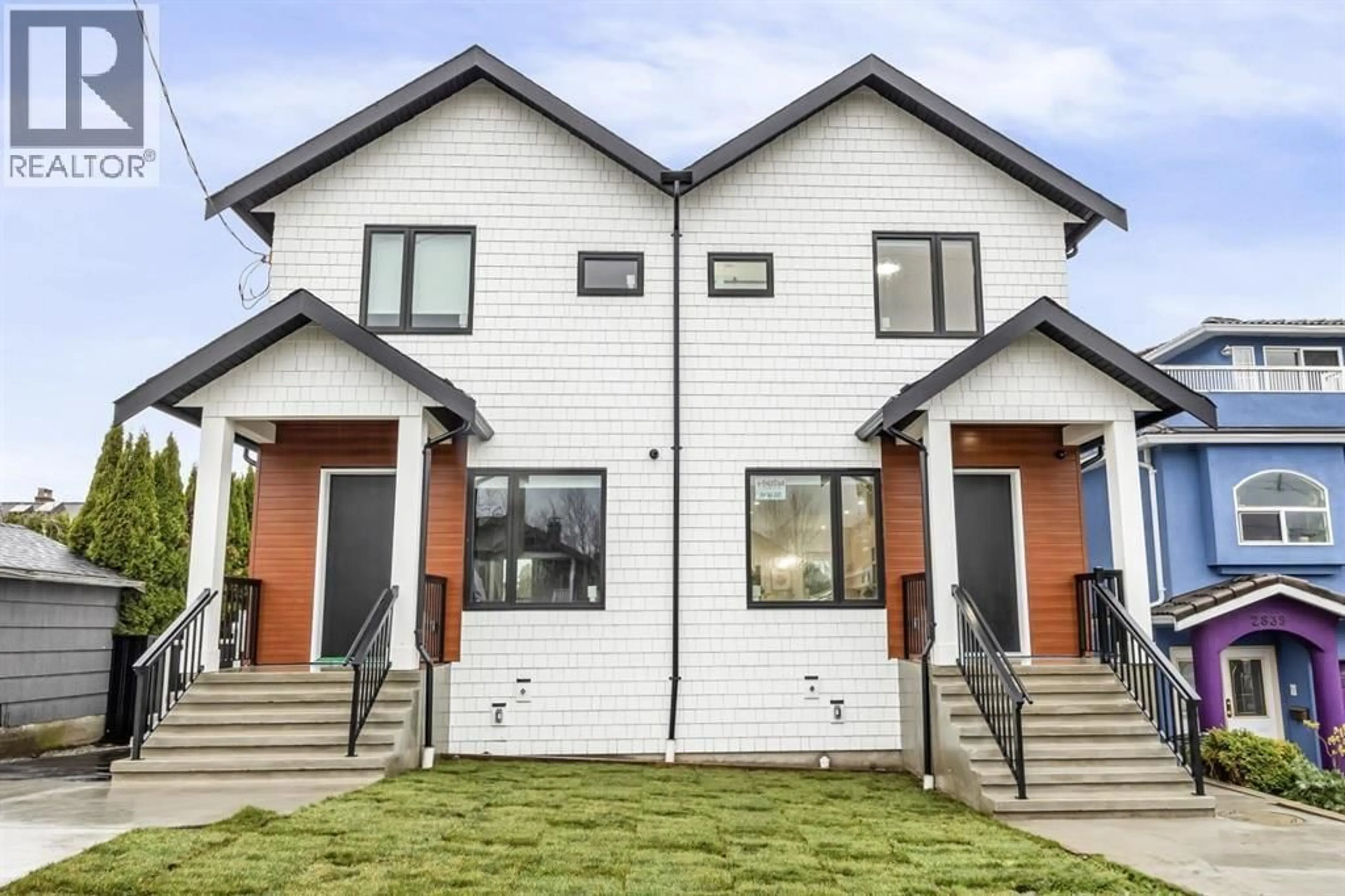 Home with vinyl exterior material, street for 2825 DUNDAS STREET, Vancouver British Columbia V5K1R5