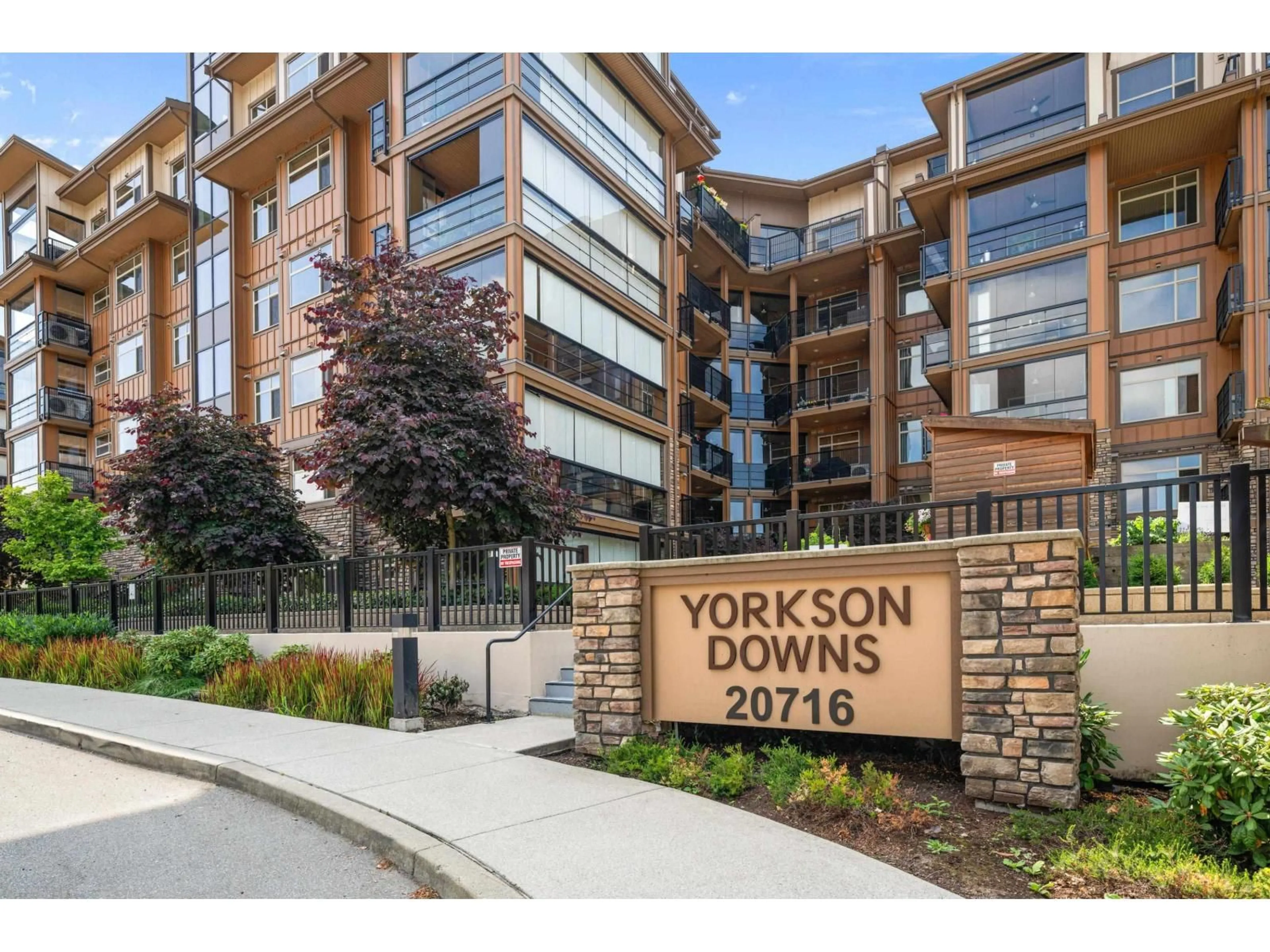 Indoor foyer for A107 - 20716 WILLOUGHBY TOWN CENTRE DRIVE, Langley British Columbia V2Y3J7