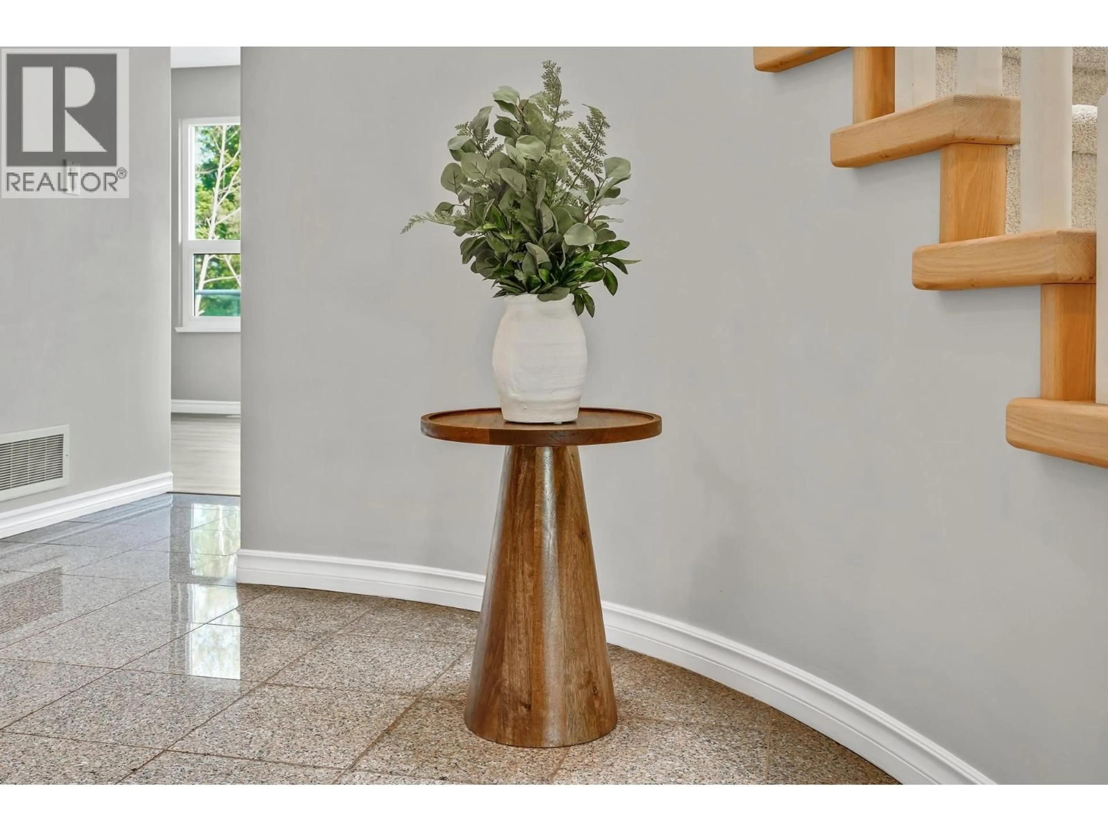 Indoor entryway for 2161 DRAWBRIDGE CLOSE, Port Coquitlam British Columbia V3C6H9