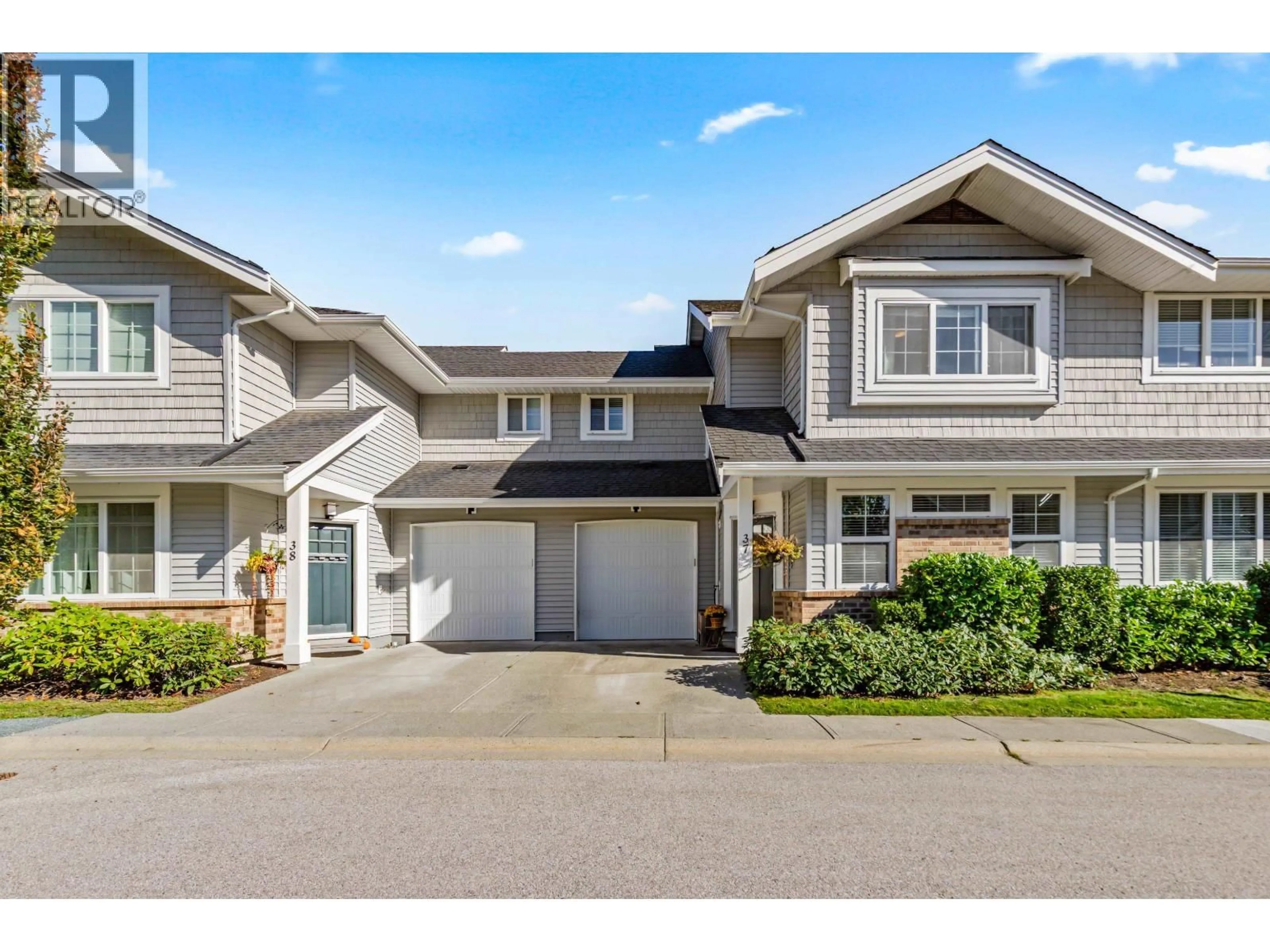 Home with vinyl exterior material, street for 37 - 12161 237 STREET, Maple Ridge British Columbia V4R0E7