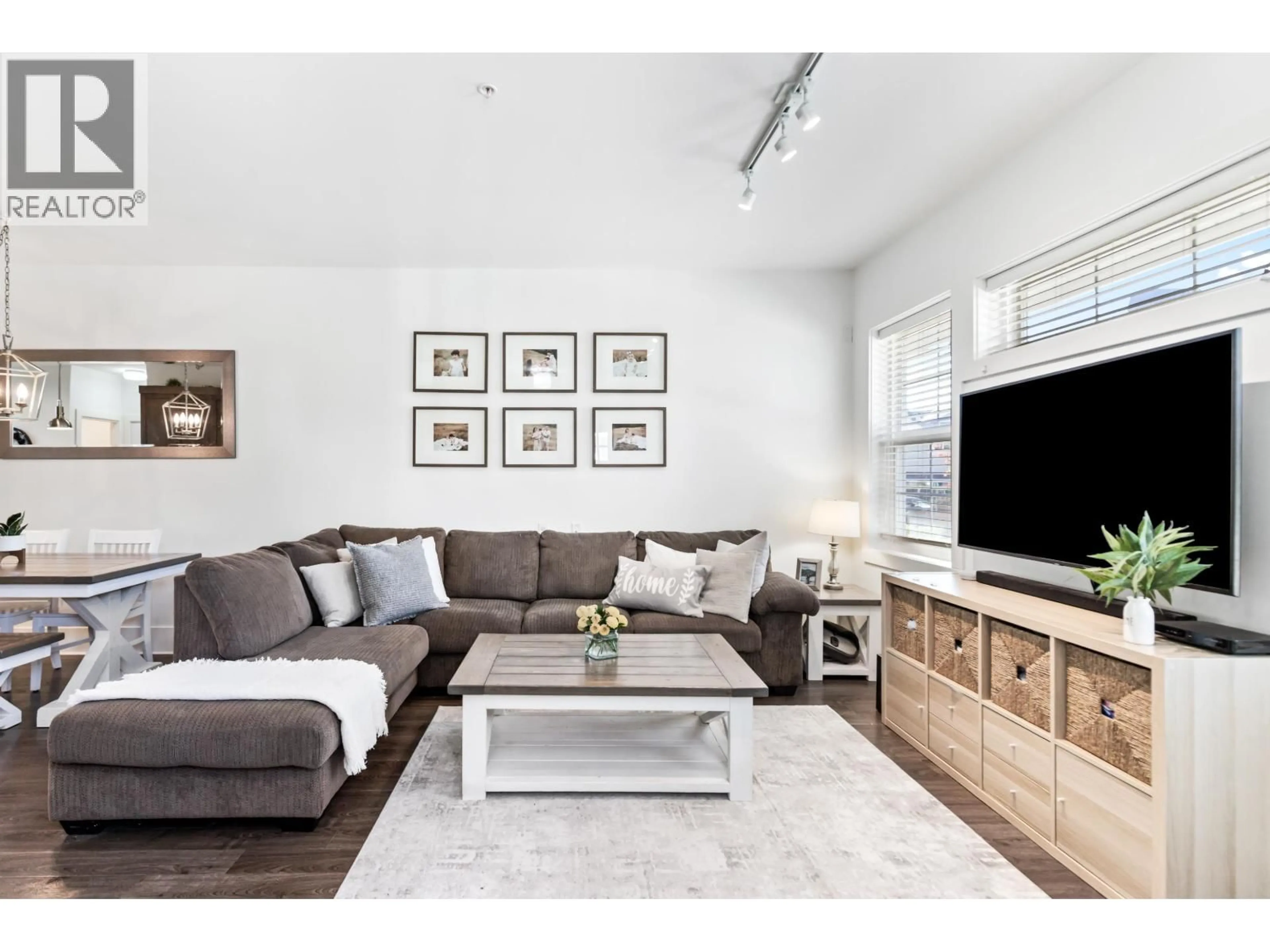 Living room with furniture, unknown for 37 - 12161 237 STREET, Maple Ridge British Columbia V4R0E7