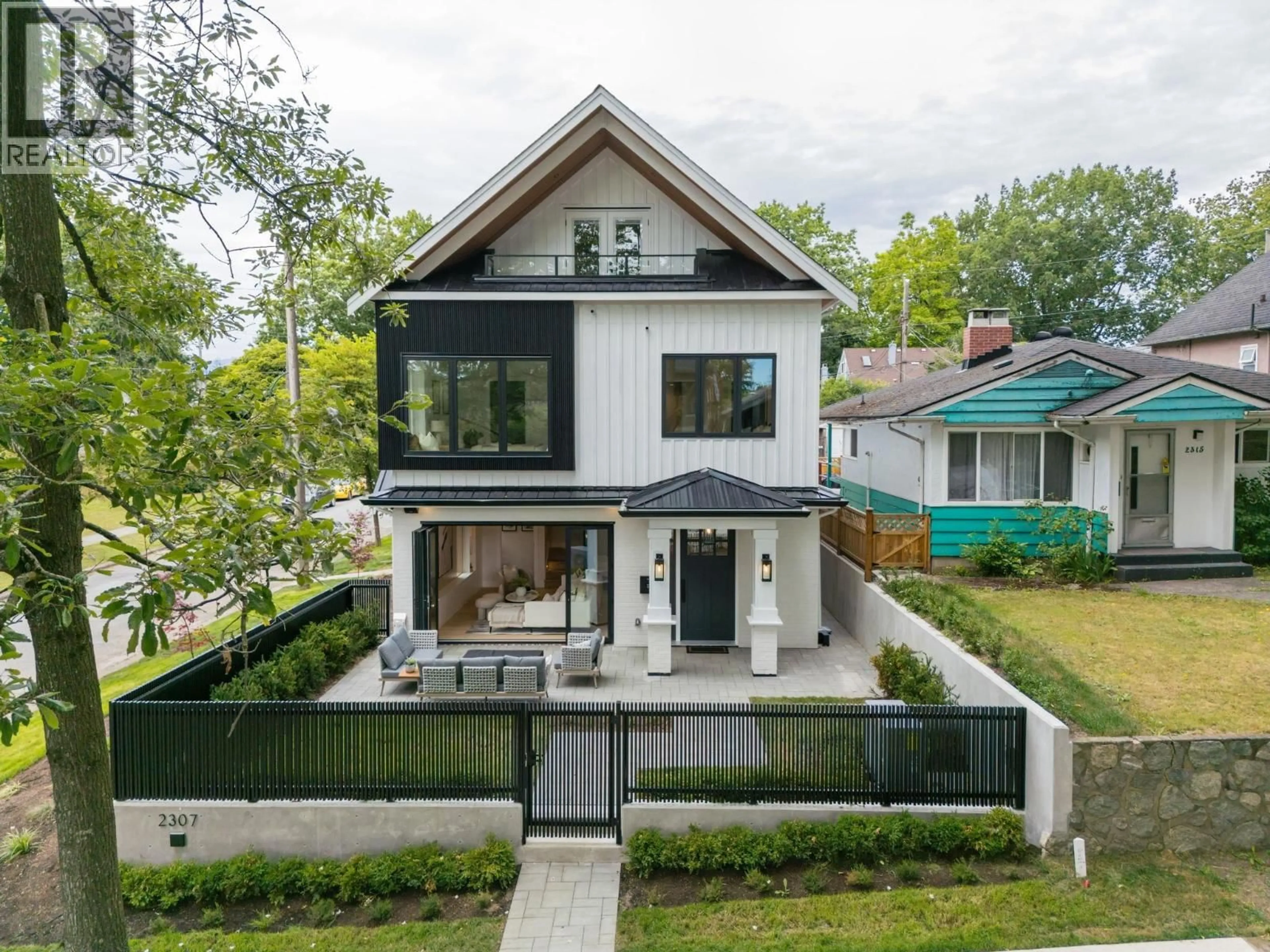 Home with brick exterior material, street for 2307 3RD AVENUE, Vancouver British Columbia V5N4W7