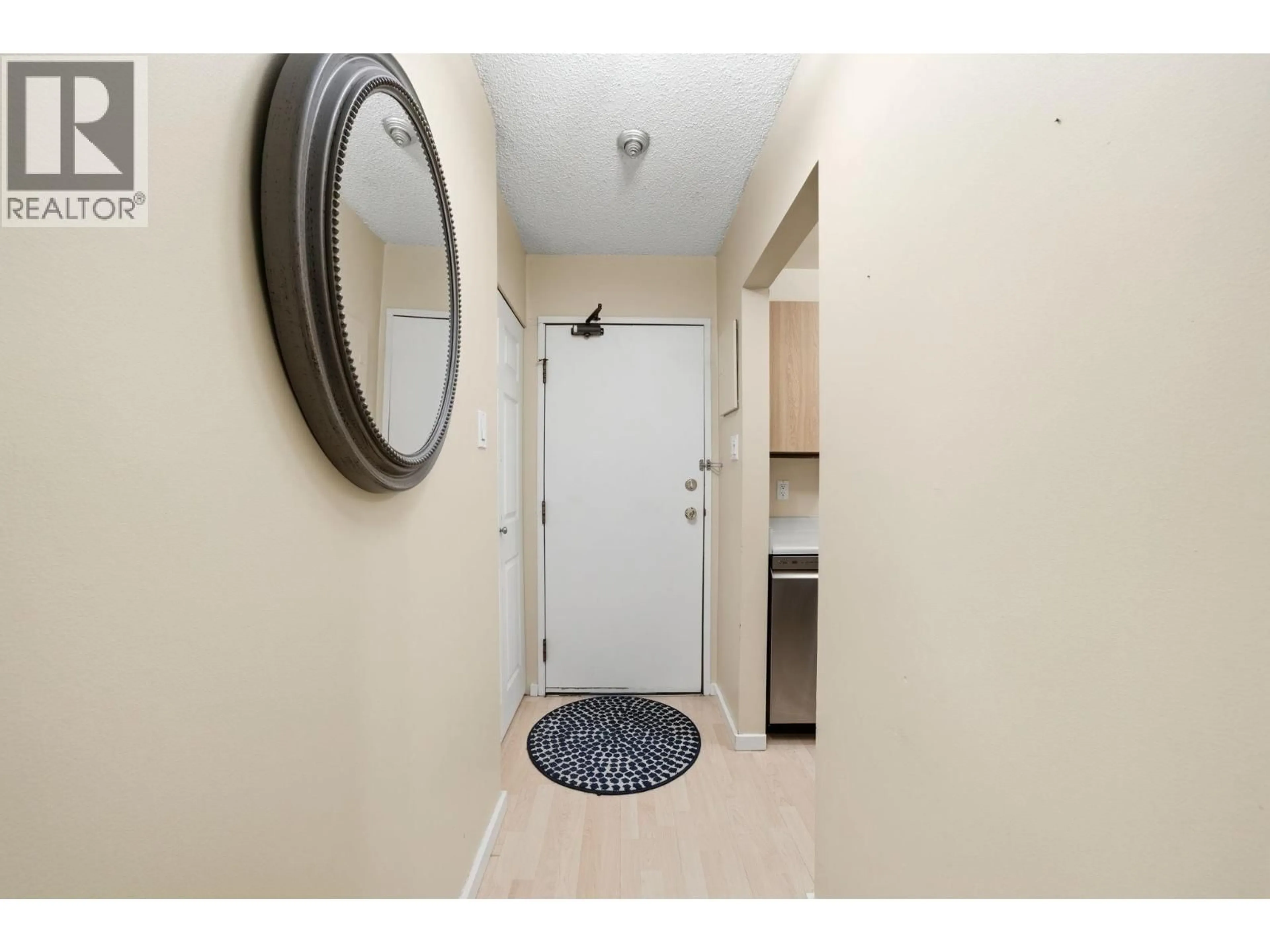 Indoor entryway for 310 - 8511 ACKROYD ROAD, Richmond British Columbia V6X3E7