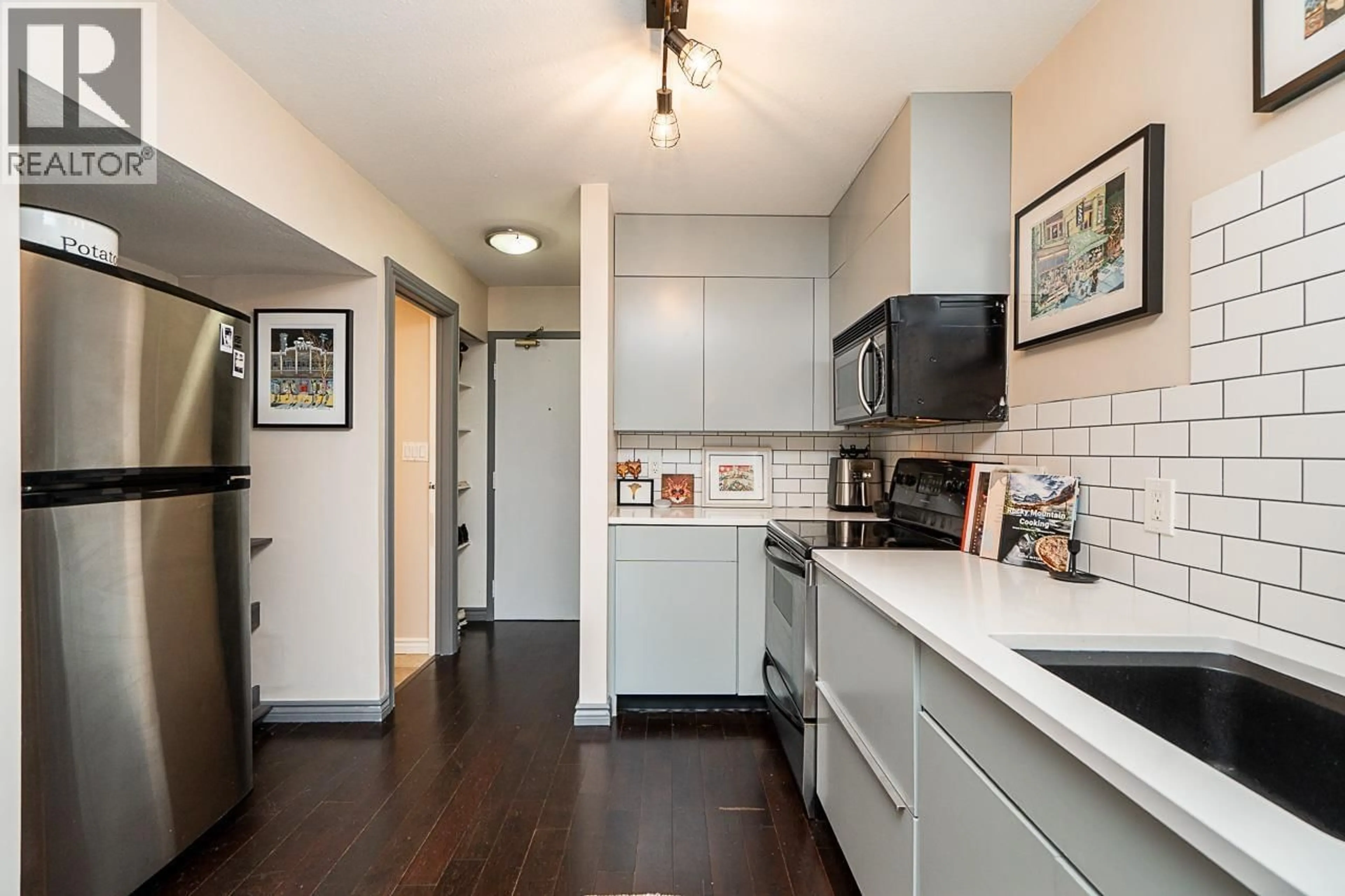 Standard kitchen, unknown for 105 - 2255 ETON STREET, Vancouver British Columbia V5L1C9