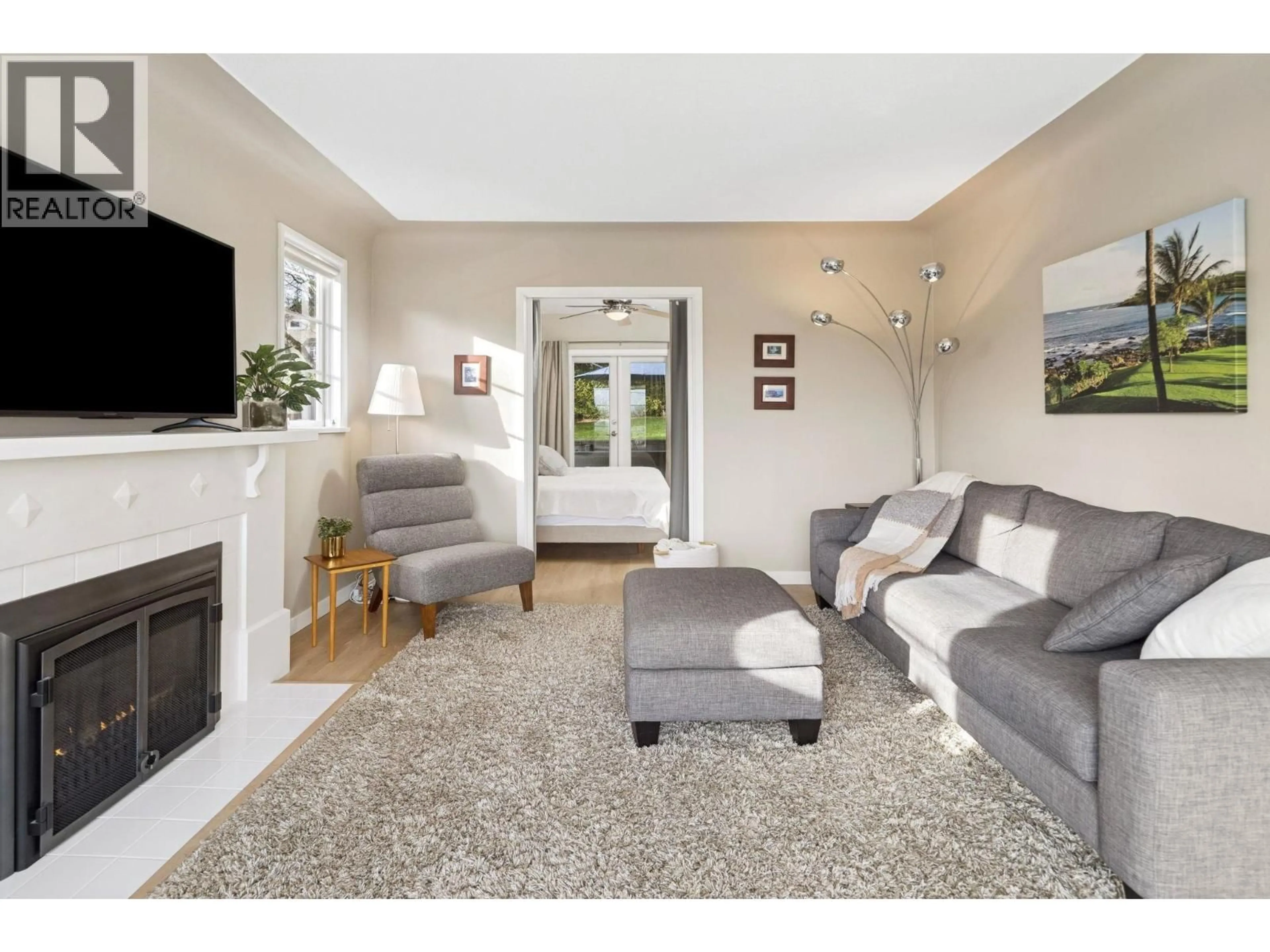 Living room with furniture, unknown for 506 TEMPE CRESCENT, North Vancouver British Columbia V7N1E8