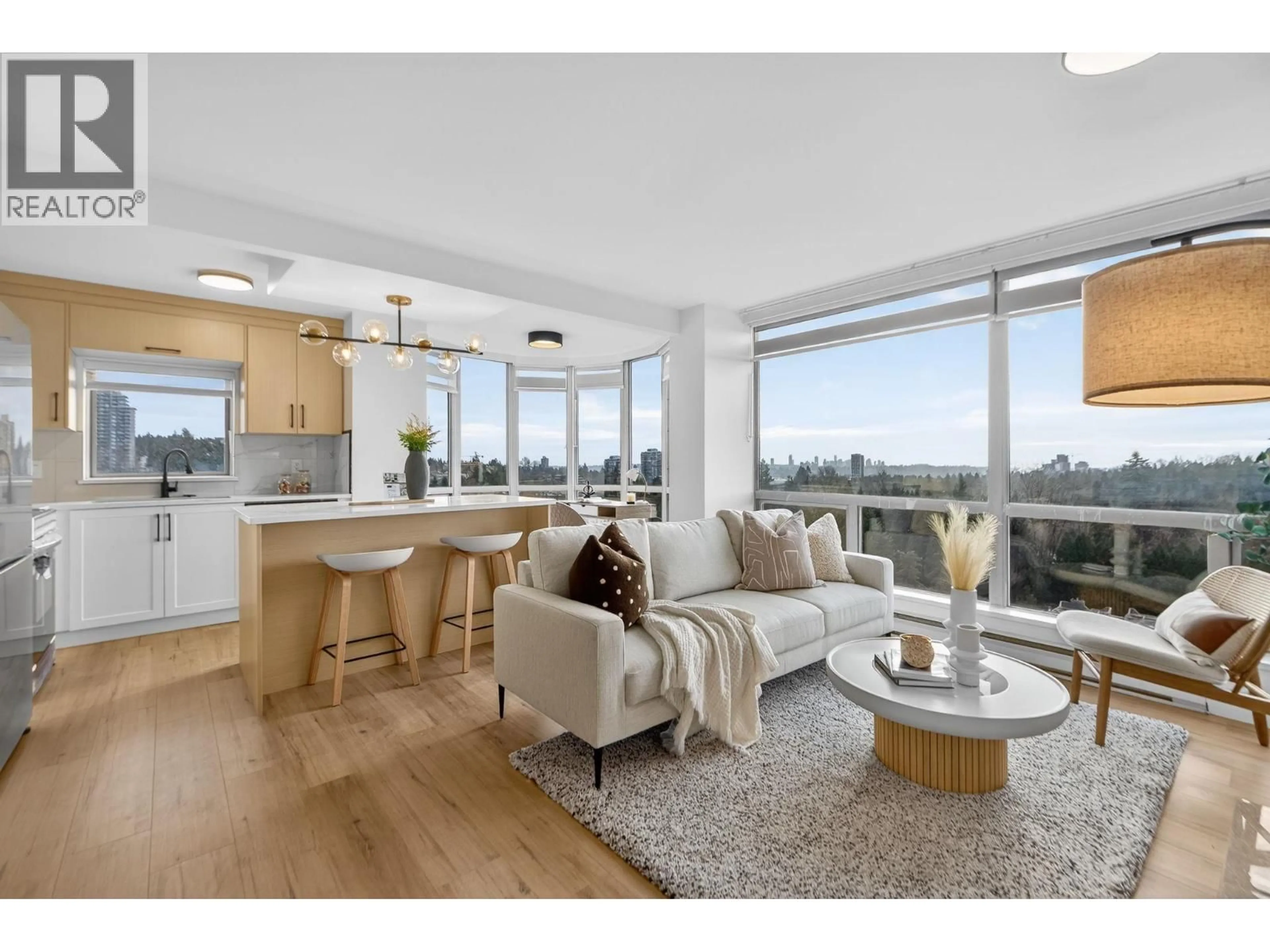 Living room with furniture, wood/laminate floor for 1105 - 9623 MANCHESTER DRIVE, Burnaby British Columbia V3N4Y8