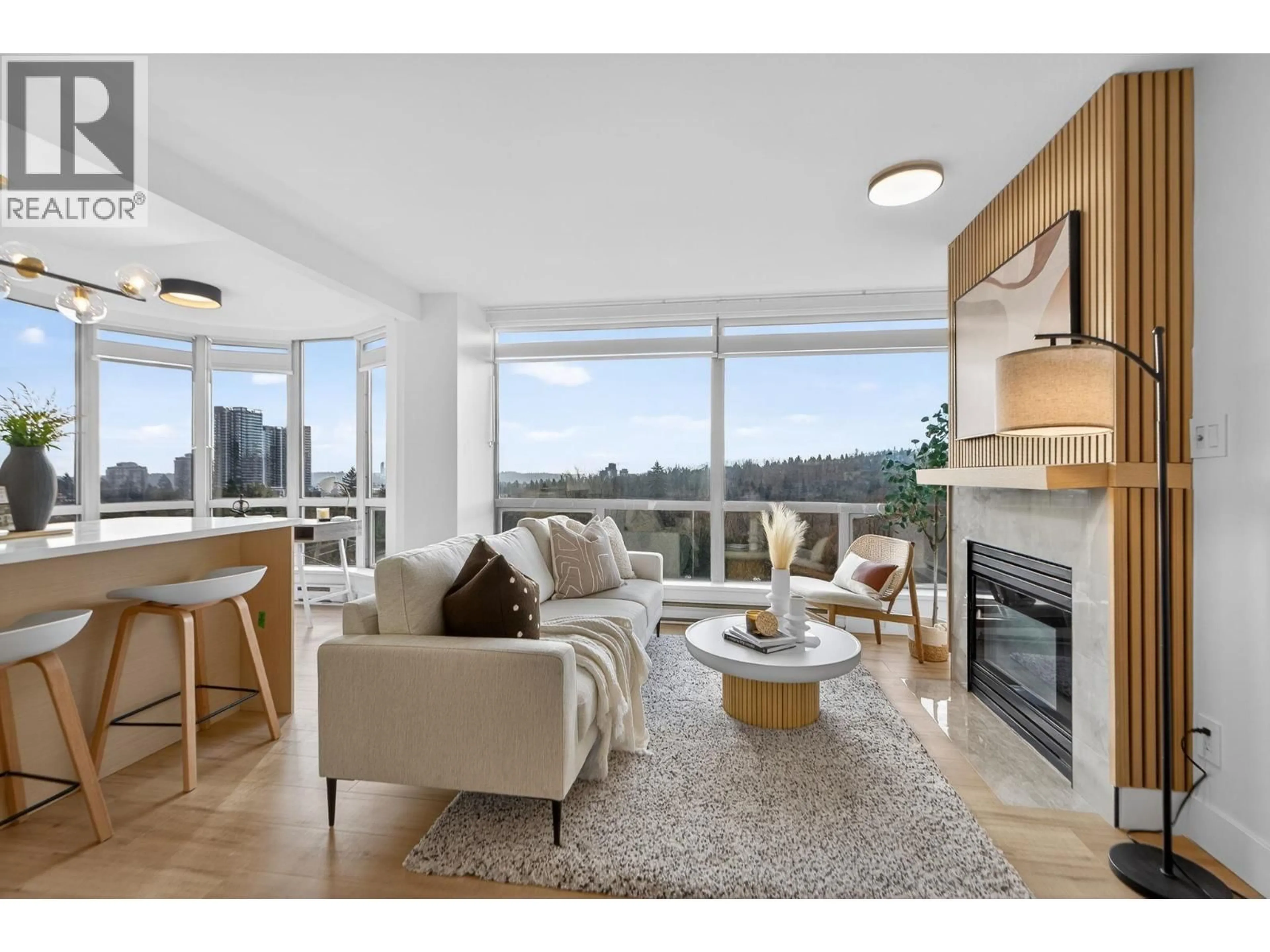 Living room with furniture, wood/laminate floor for 1105 - 9623 MANCHESTER DRIVE, Burnaby British Columbia V3N4Y8