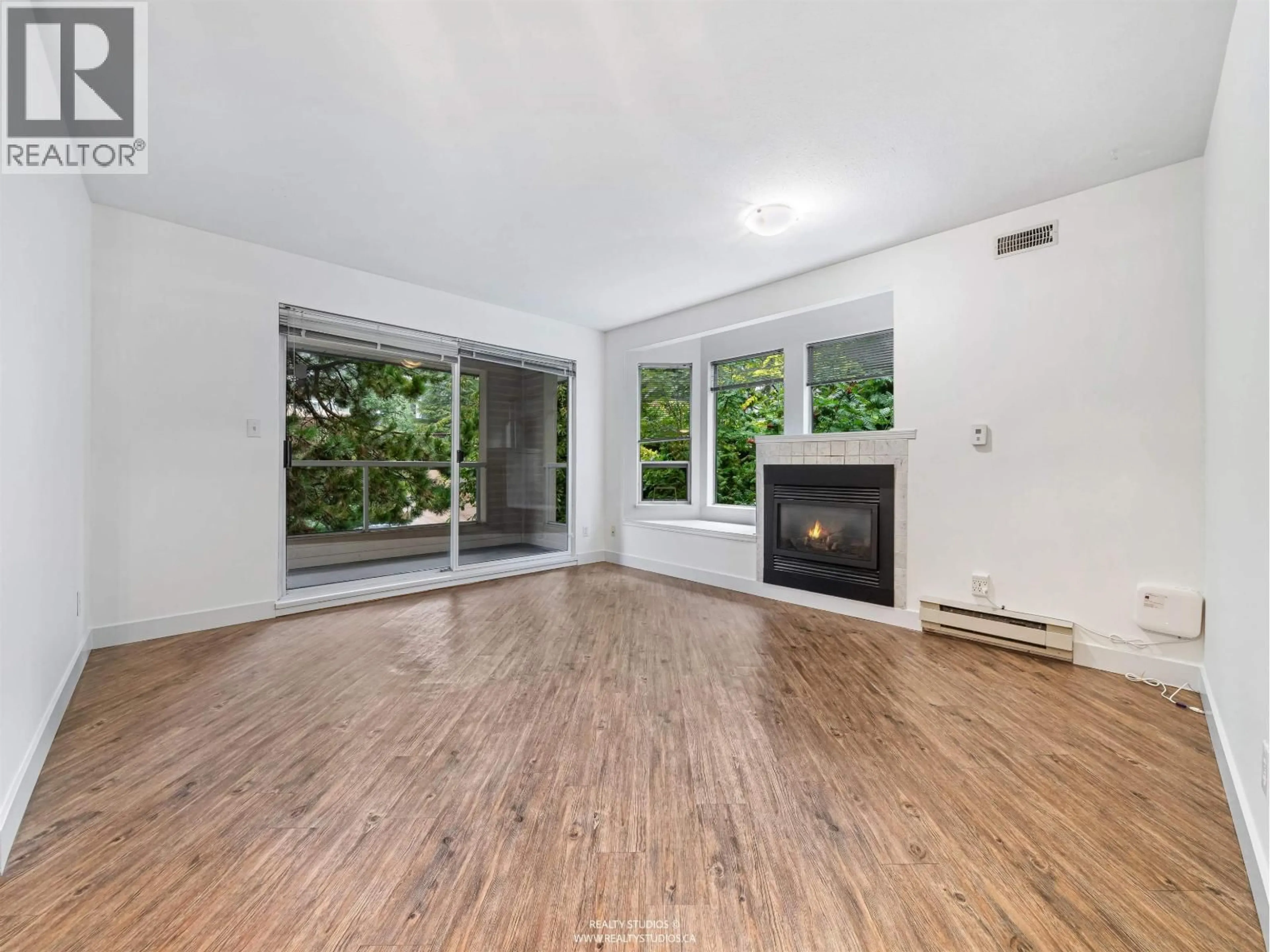 A pic of a room for 303 - 123 6TH STREET, North Vancouver British Columbia V7L1N9