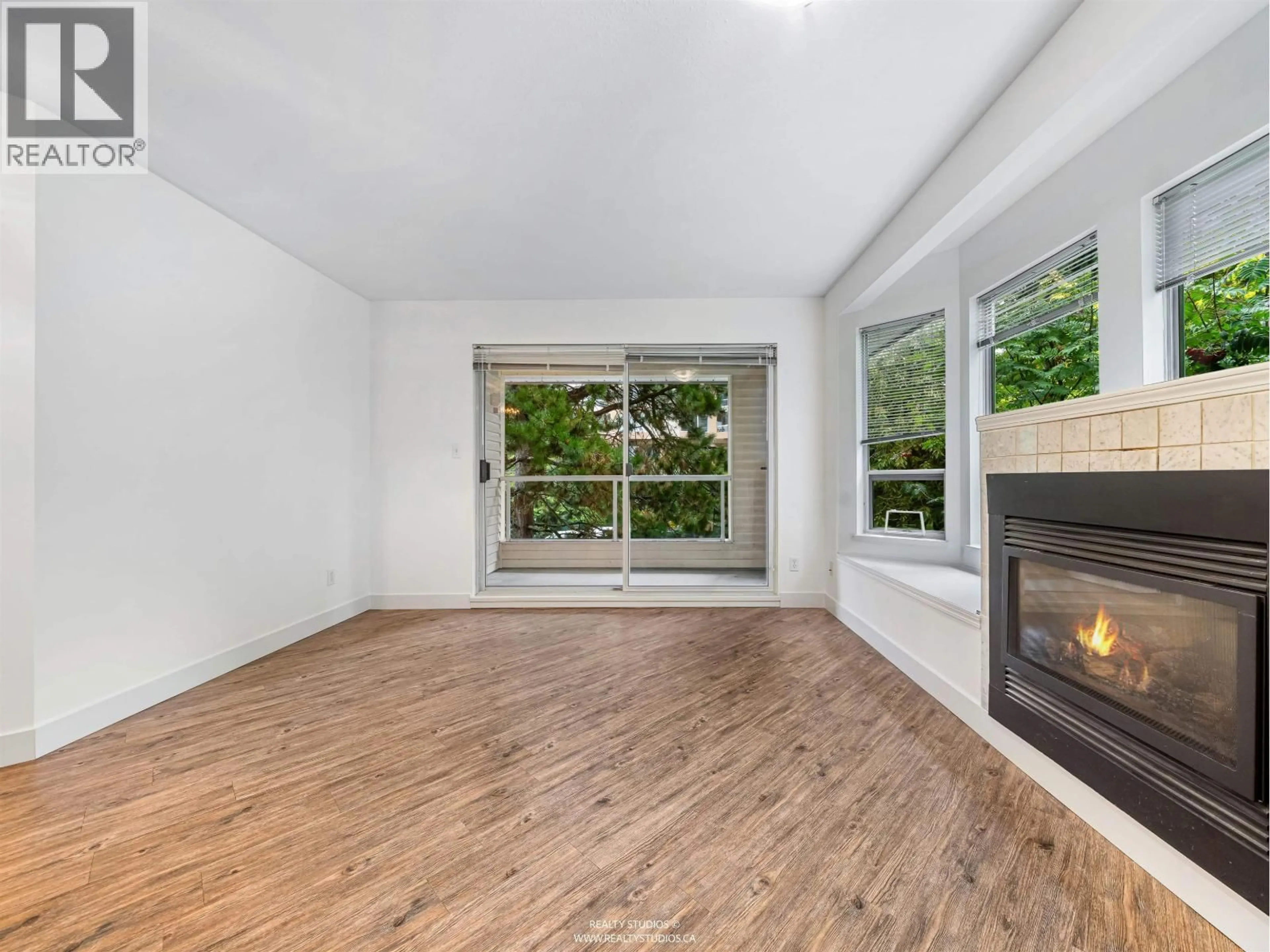 A pic of a room for 303 - 123 6TH STREET, North Vancouver British Columbia V7L1N9