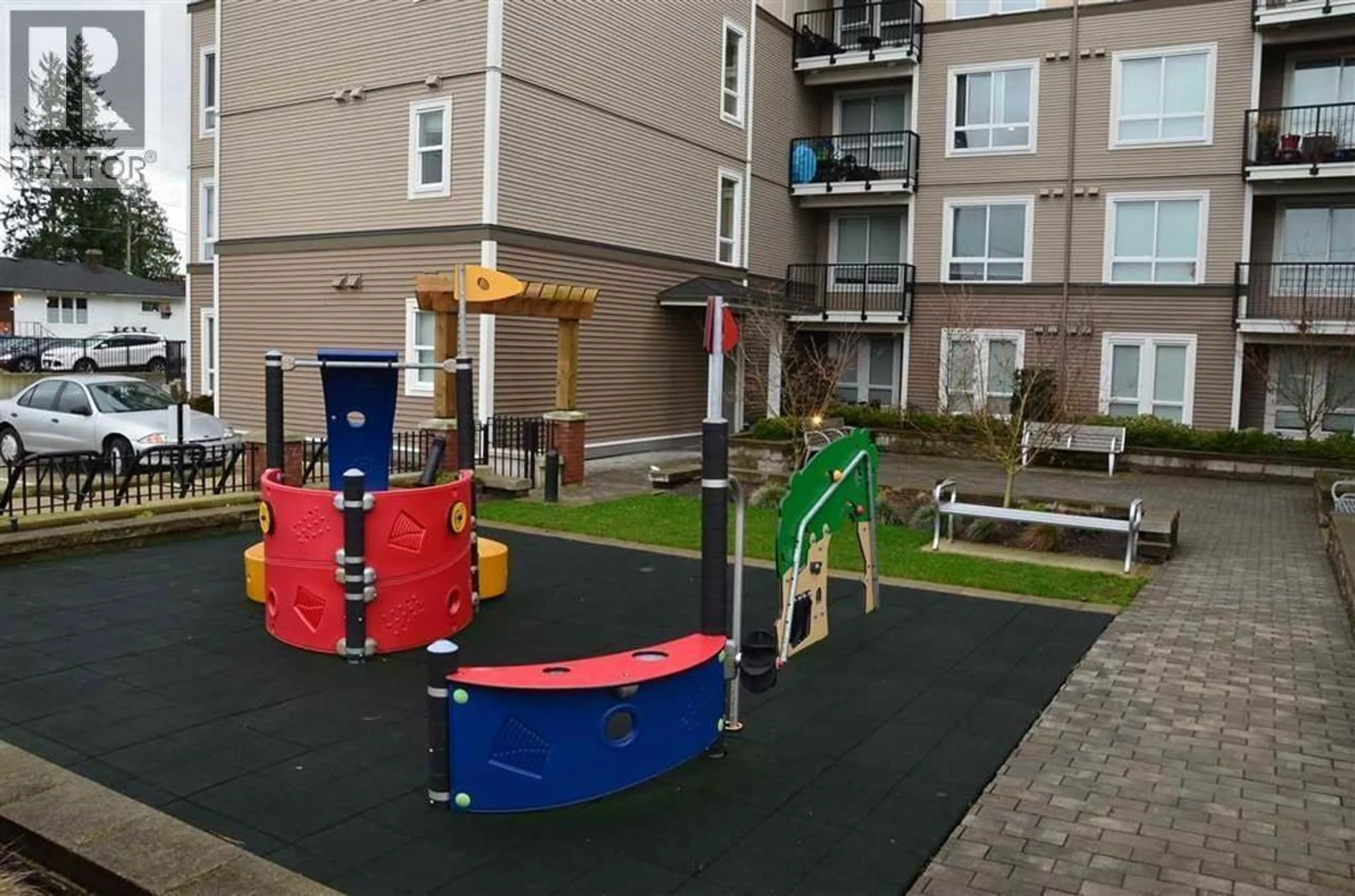 Patio, street for 304 - 12040 222 STREET, Maple Ridge British Columbia V2X5W1