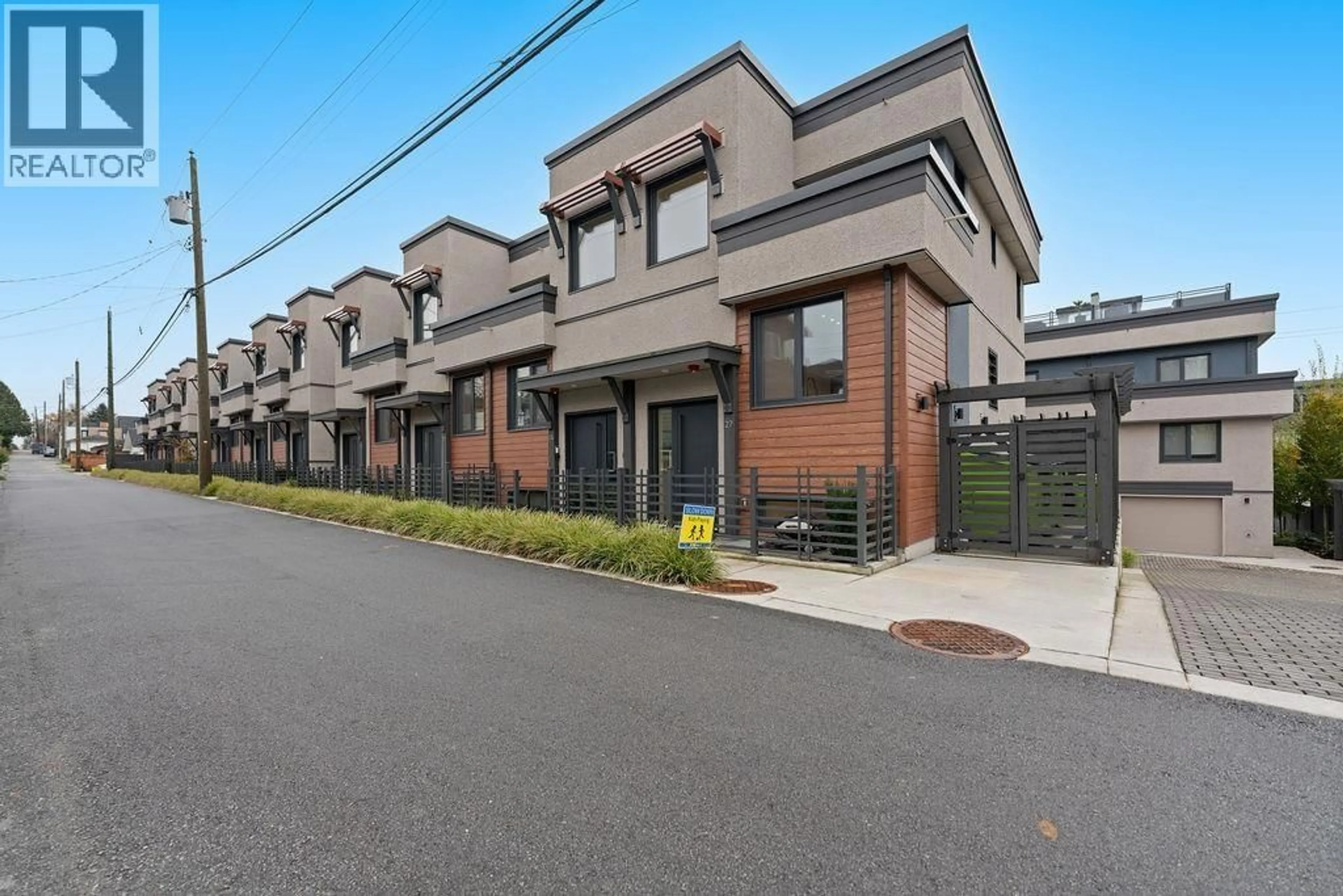 Home with brick exterior material, street for 27 - 632 3RD STREET, North Vancouver British Columbia V7L1G7