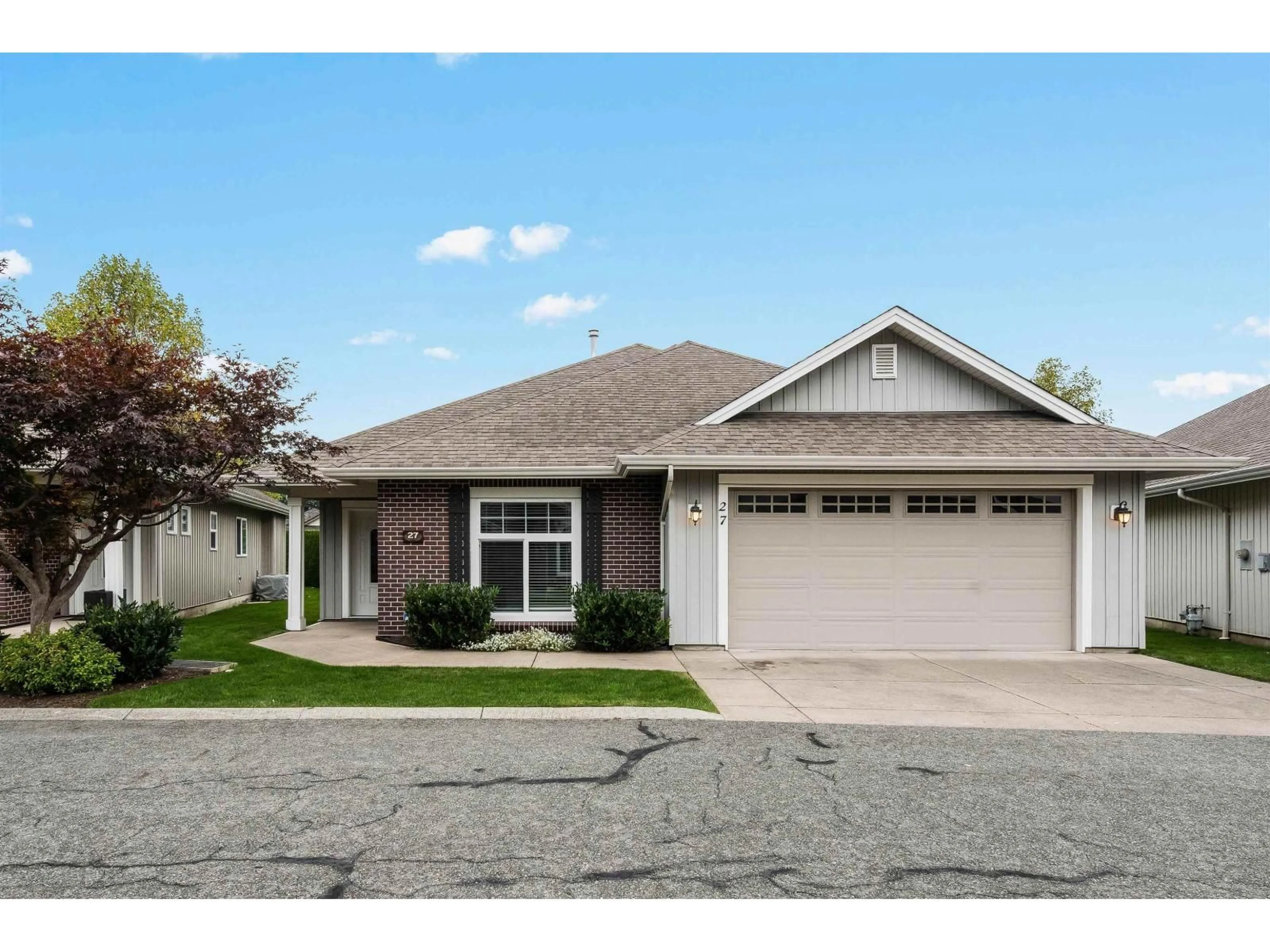 Home with vinyl exterior material, street for 27 - 45824 STEVENSON ROAD, Sardis British Columbia V2R5W5