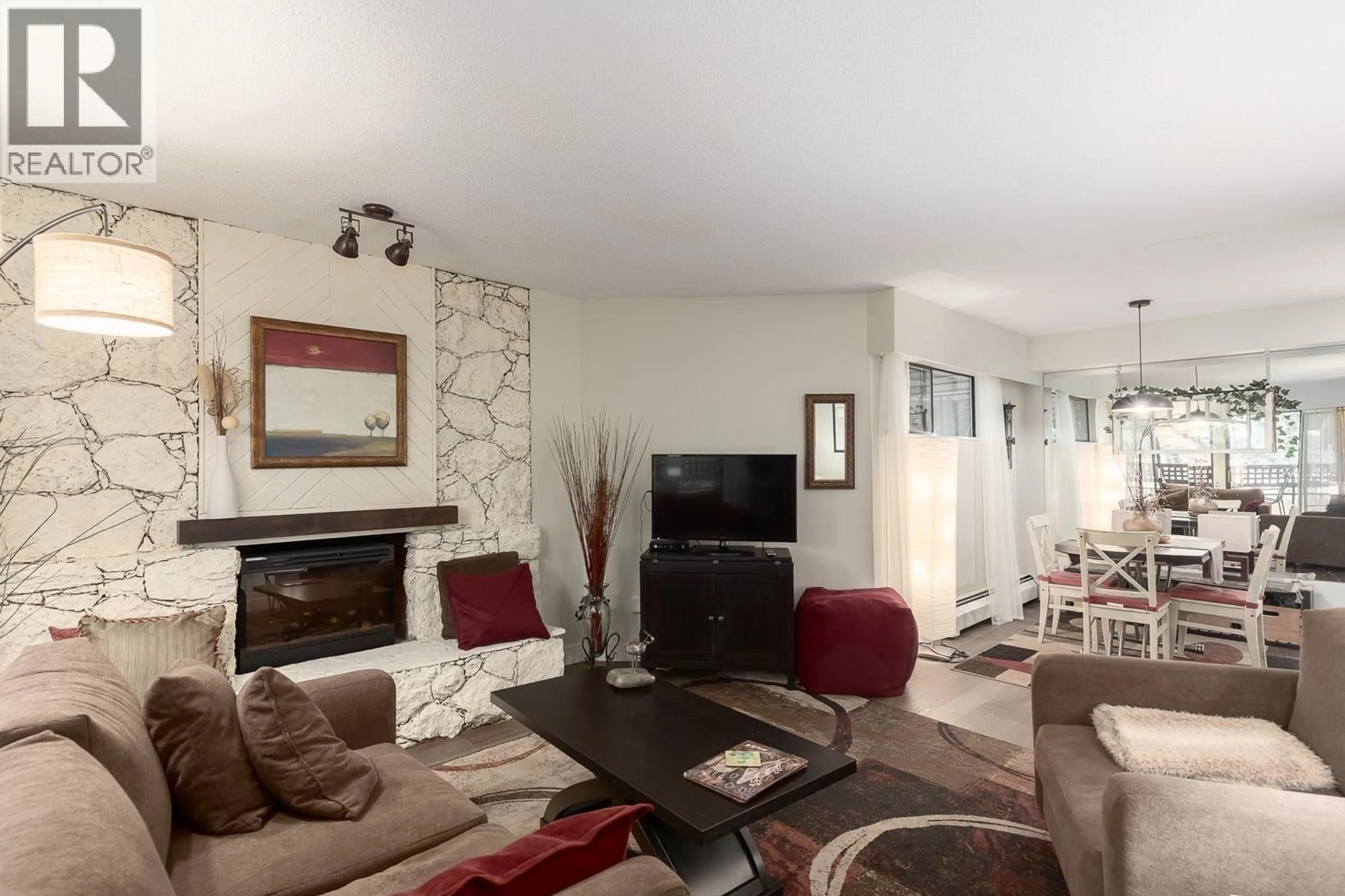 Living room with furniture, unknown for 218 - 2320 40TH AVENUE, Vancouver British Columbia V6M4H6