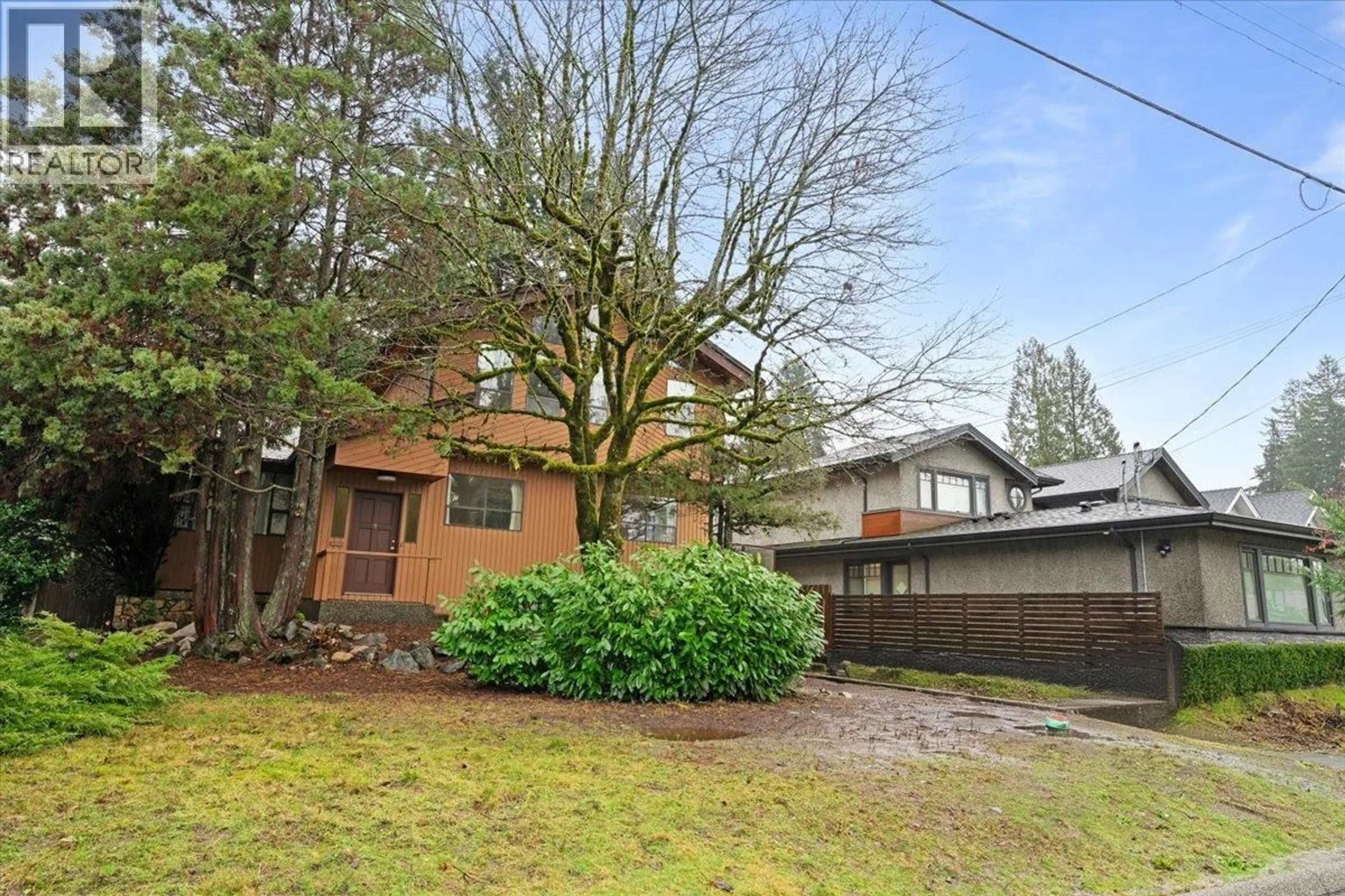 A pic from outside/outdoor area/front of a property/back of a property/a pic from drone, street for 1064 RUTHINA AVENUE, North Vancouver British Columbia V7R2E6