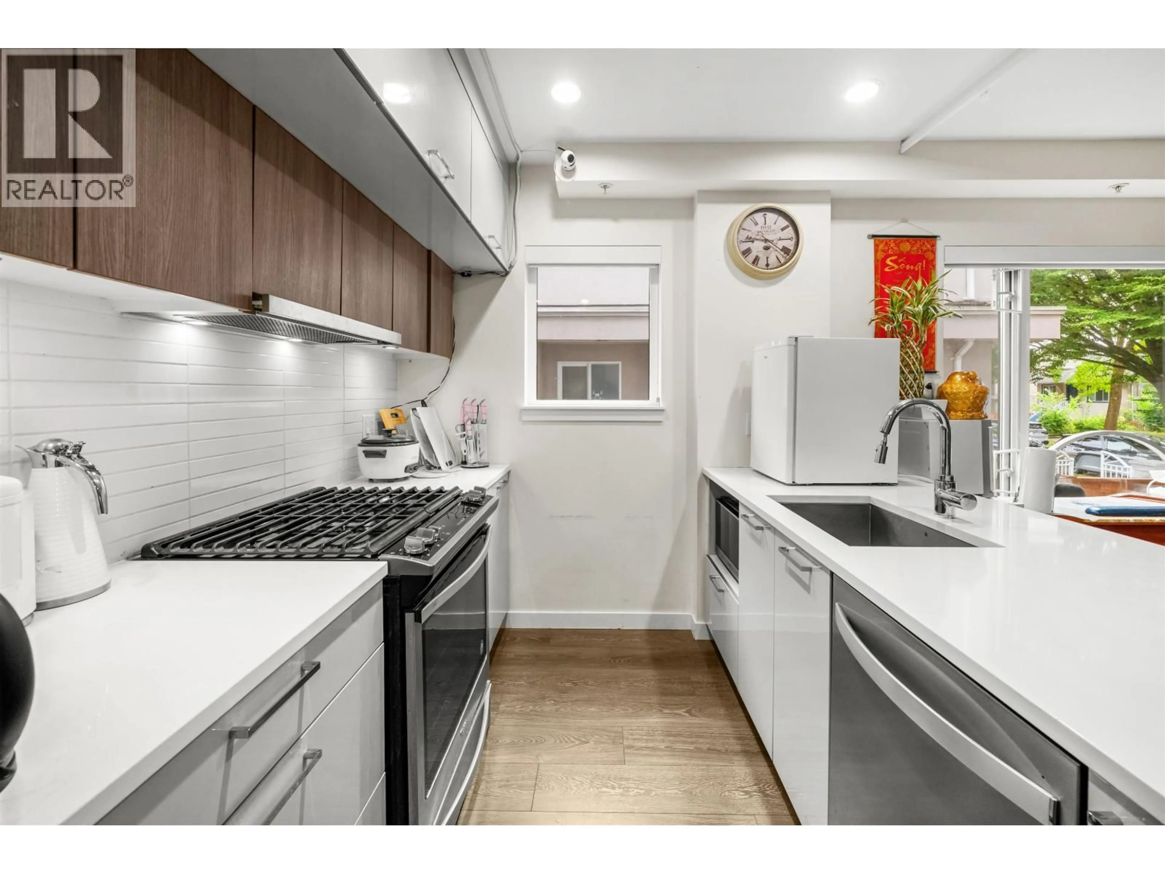 Unknown for 2745 WARD STREET, Vancouver British Columbia V5R4S7