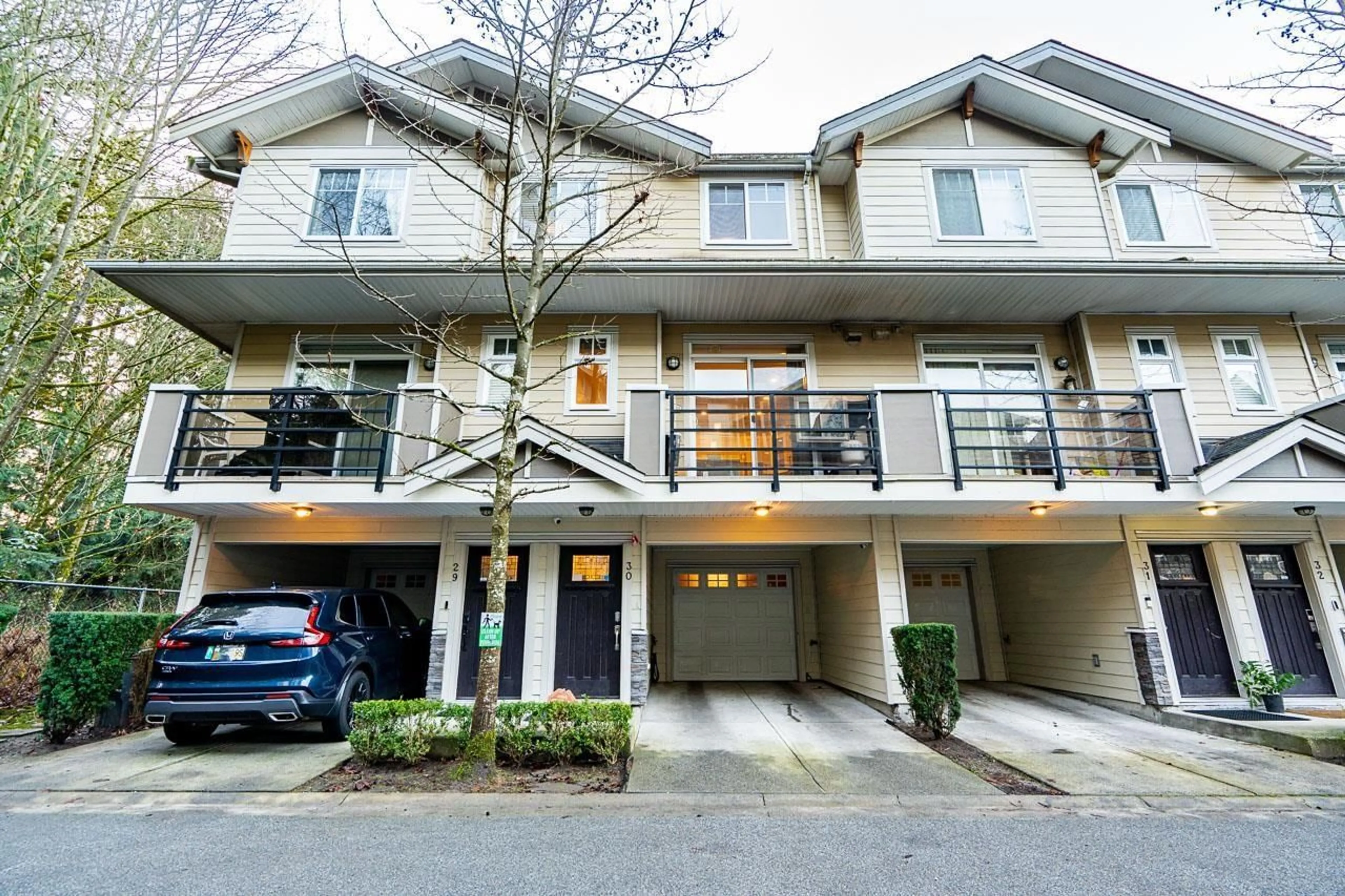 Unknown for 30 - 6383 140 STREET, Surrey British Columbia V3W0E9