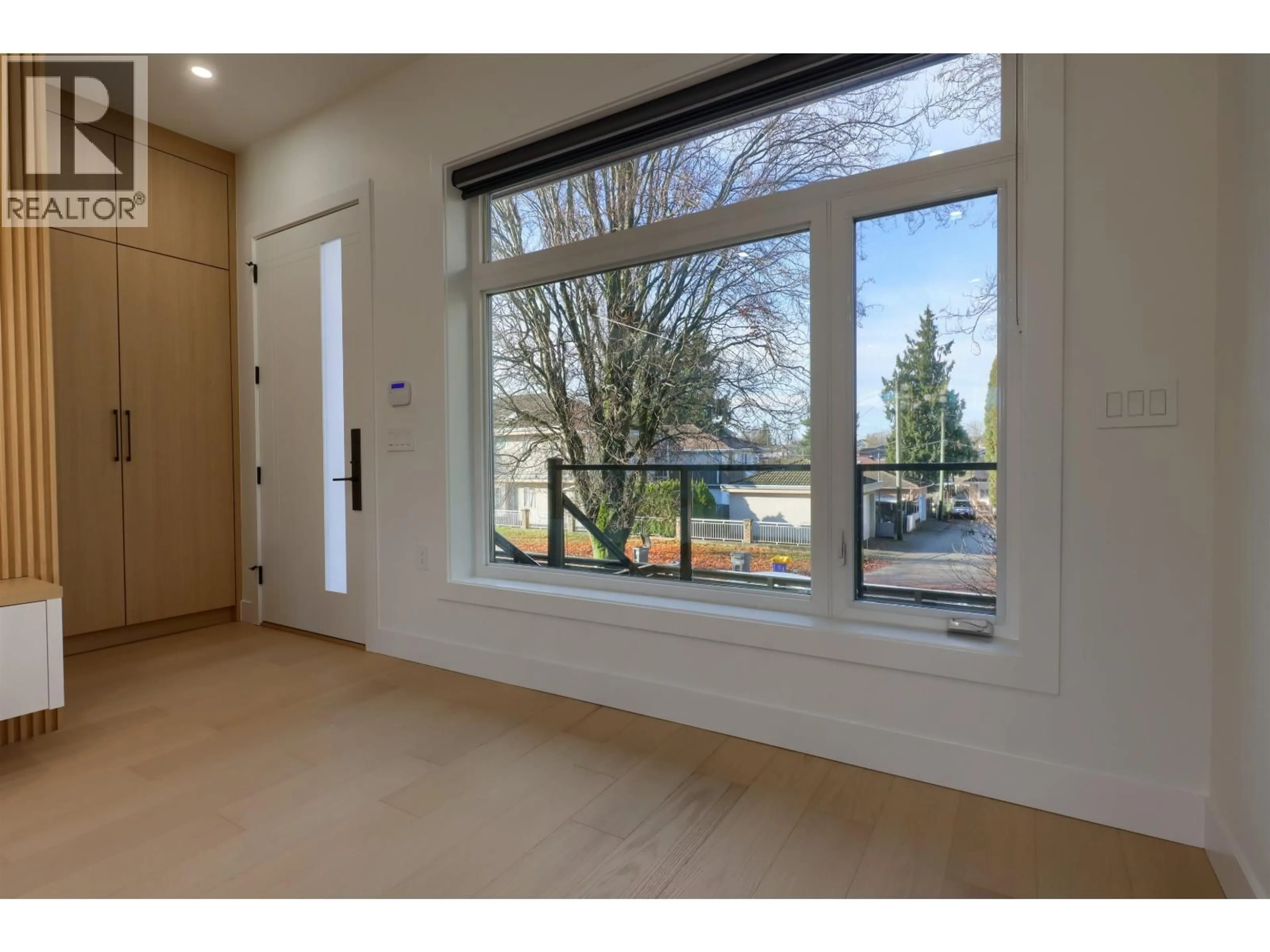 Indoor entryway for 4670 TODD STREET, Vancouver British Columbia V5R3P8