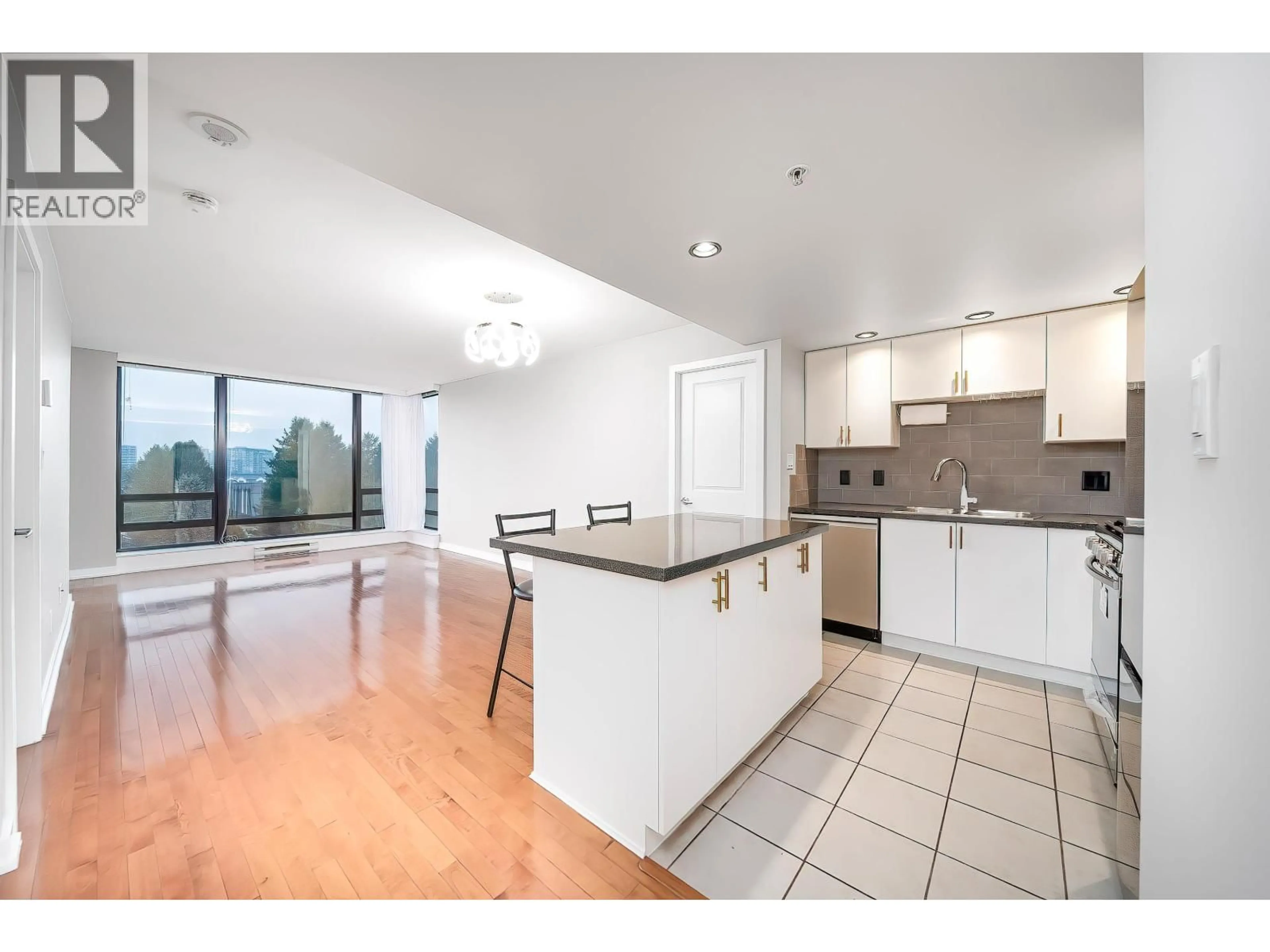 Open concept kitchen, unknown for 906 - 9188 HEMLOCK DRIVE, Richmond British Columbia V6Y4J7