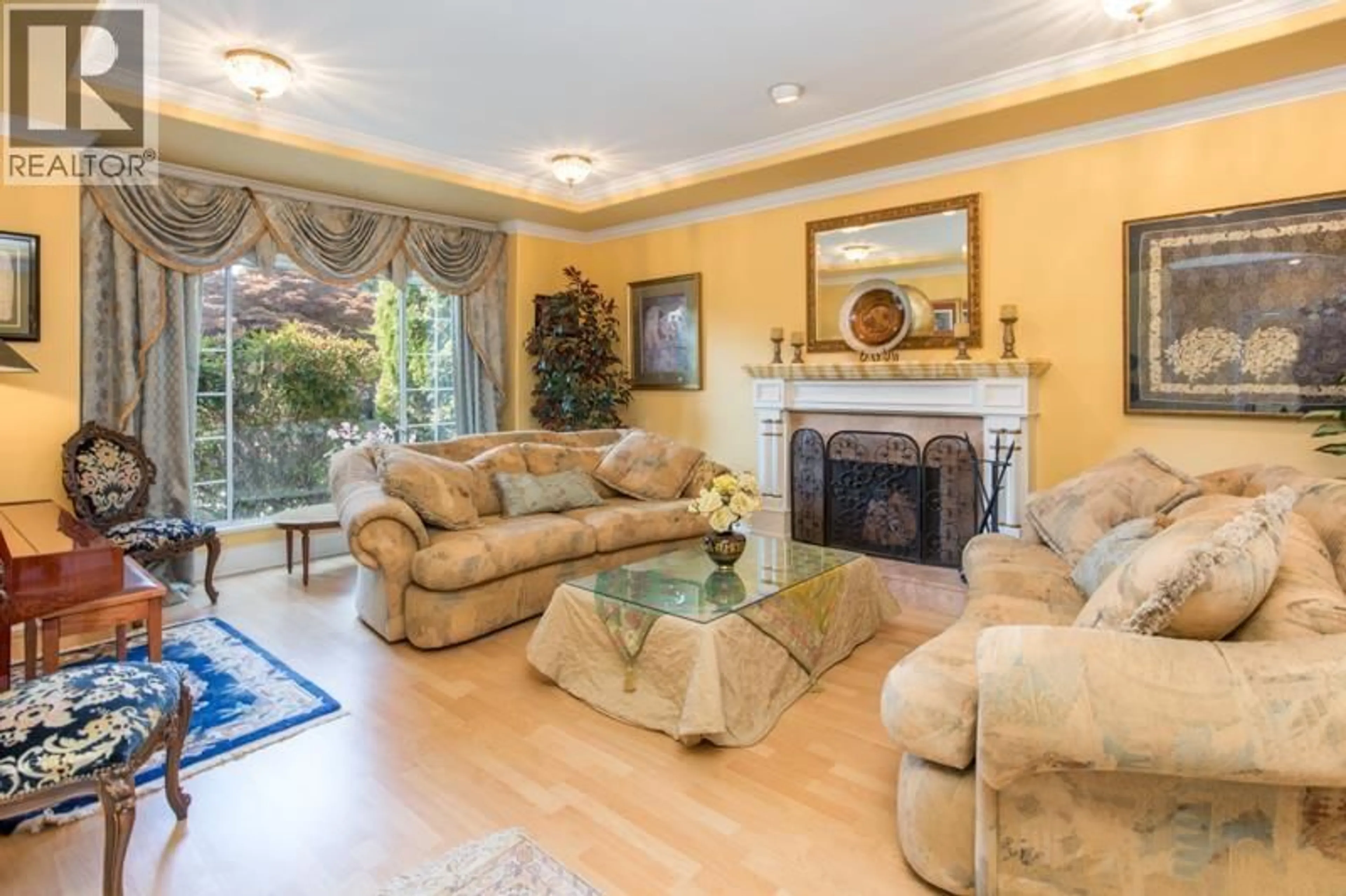 Living room with furniture, unknown for 5524 CORNWALL DRIVE, Richmond British Columbia V7C5M8