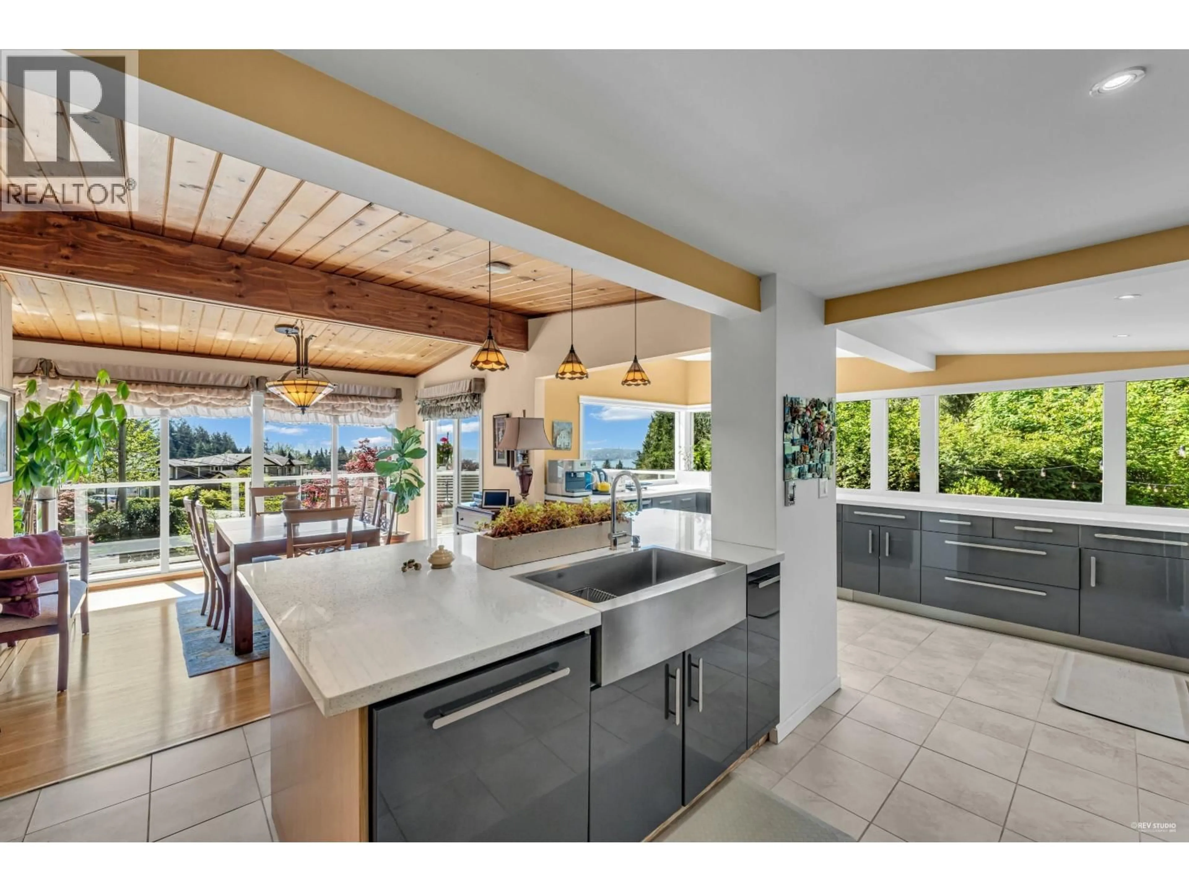 Open concept kitchen, ceramic/tile floor for 4323 VALENCIA AVENUE, North Vancouver British Columbia V7N4A7