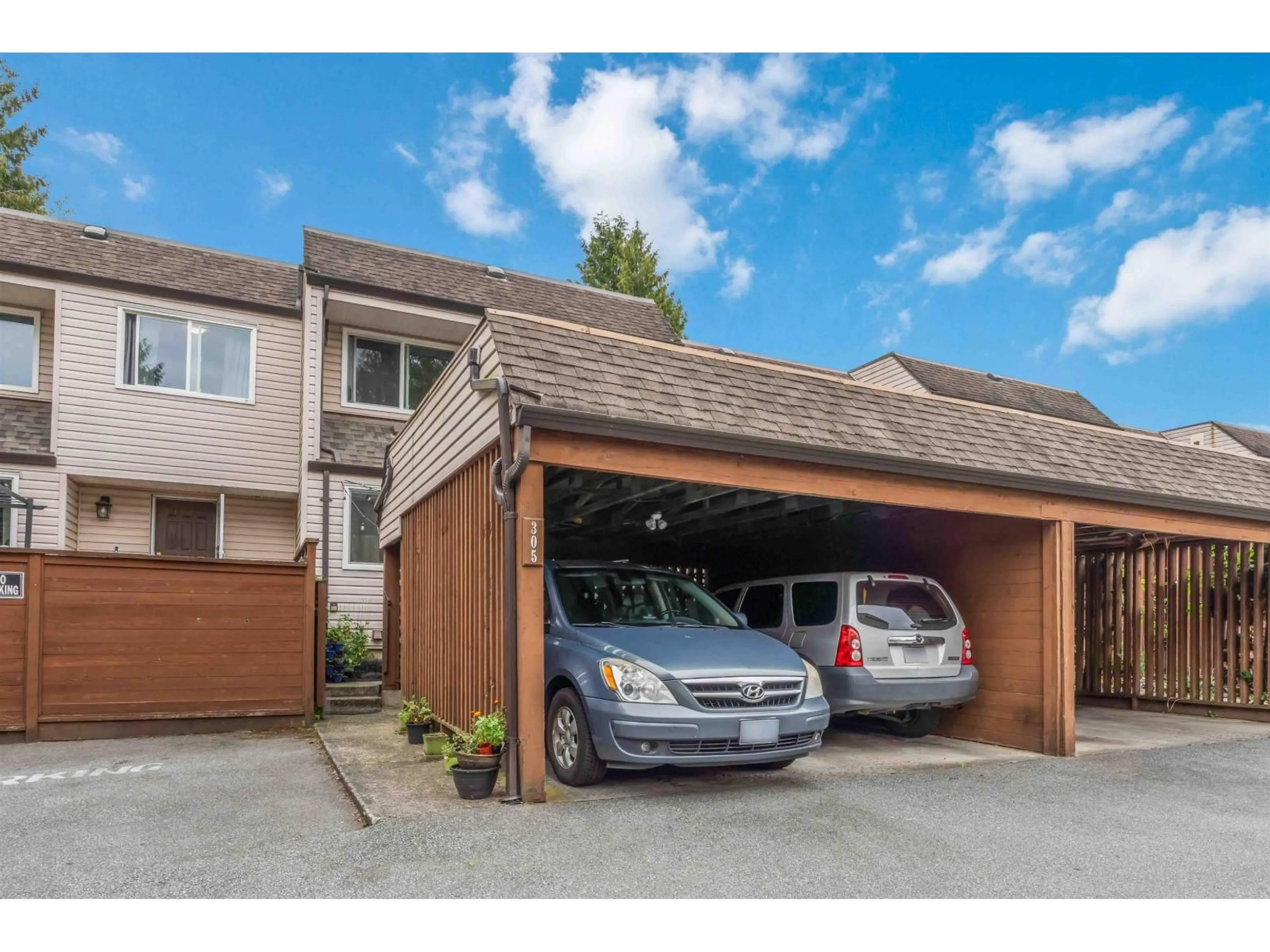 Indoor garage for 305 - 5074 201A STREET, Langley British Columbia V3A5M8