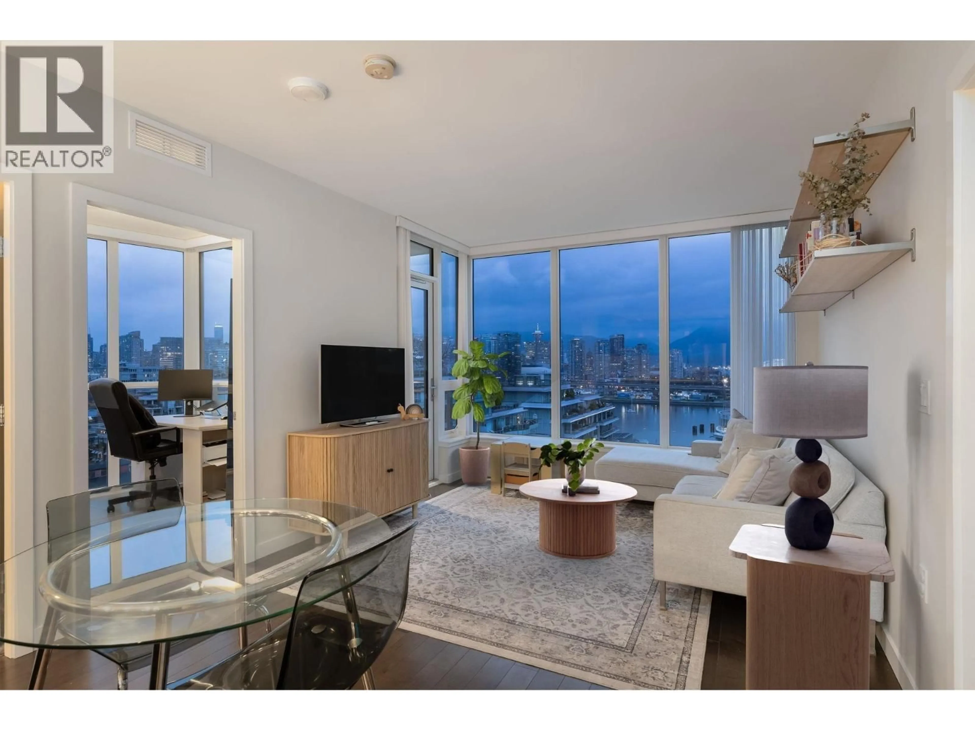 Living room with furniture, unknown for 1506 - 1708 ONTARIO STREET, Vancouver British Columbia V5T0J7